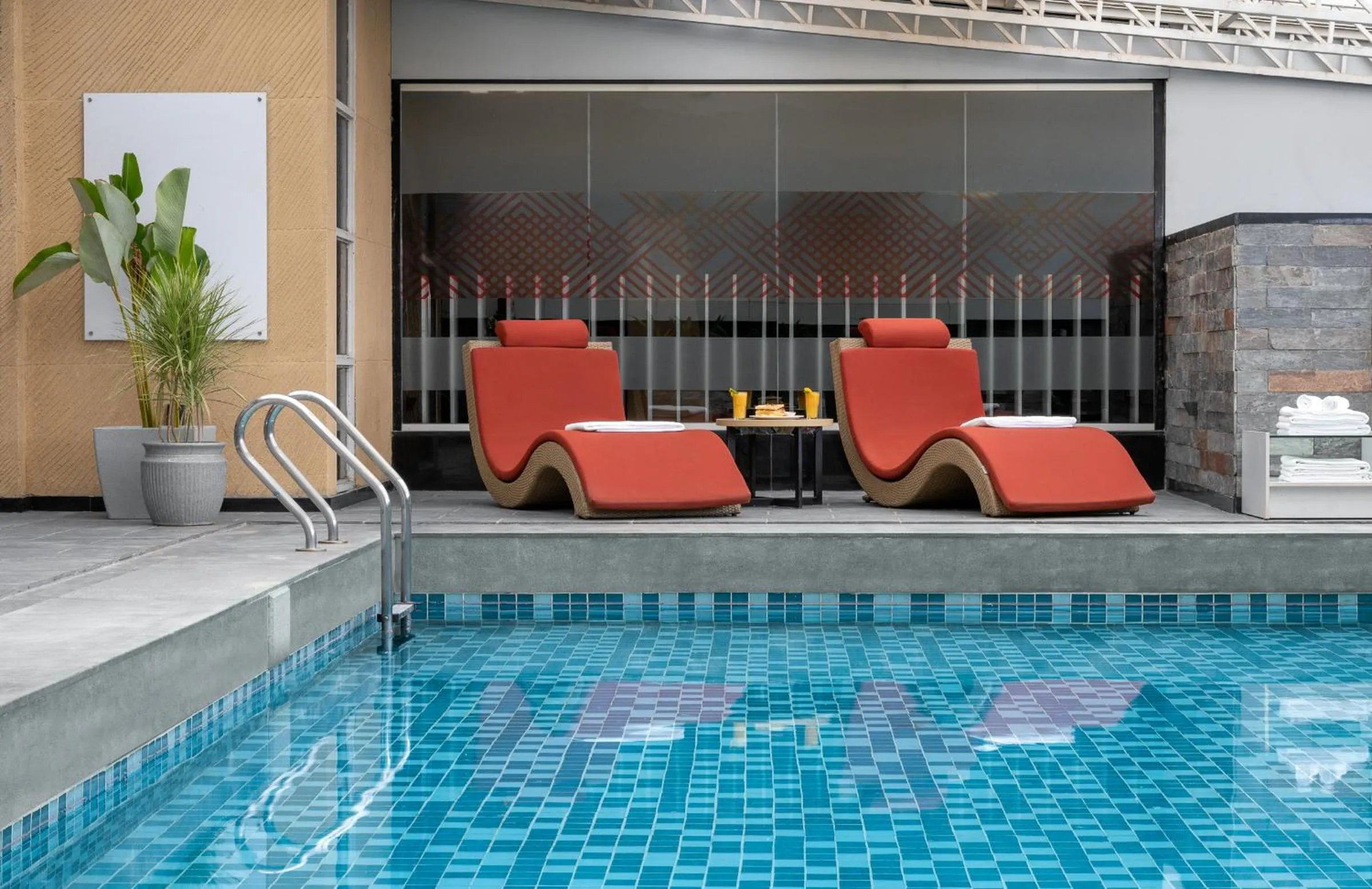 Swimming pool in Ginger Kochi MG Road