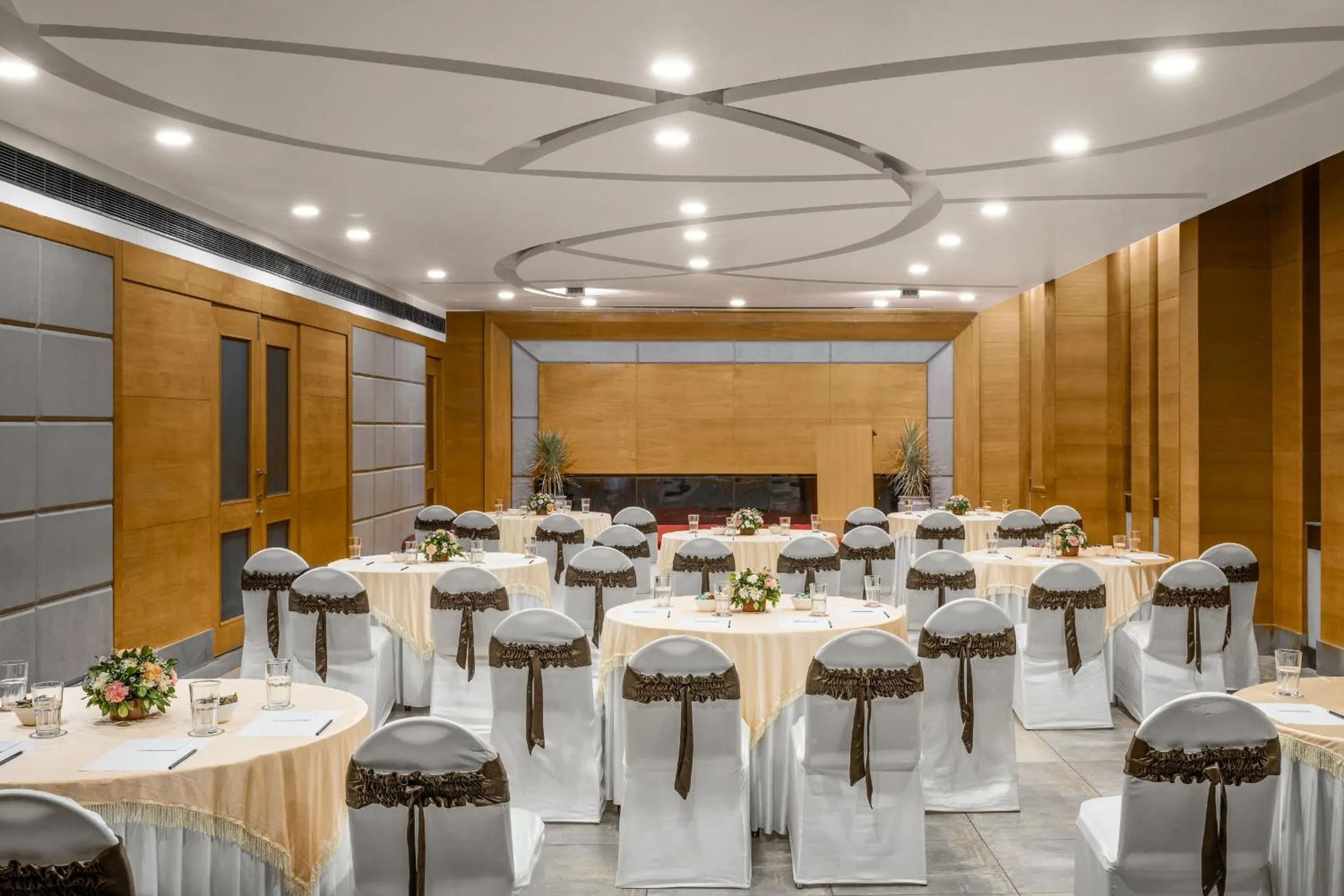 Banquet/Function facilities in Ginger Kochi MG Road
