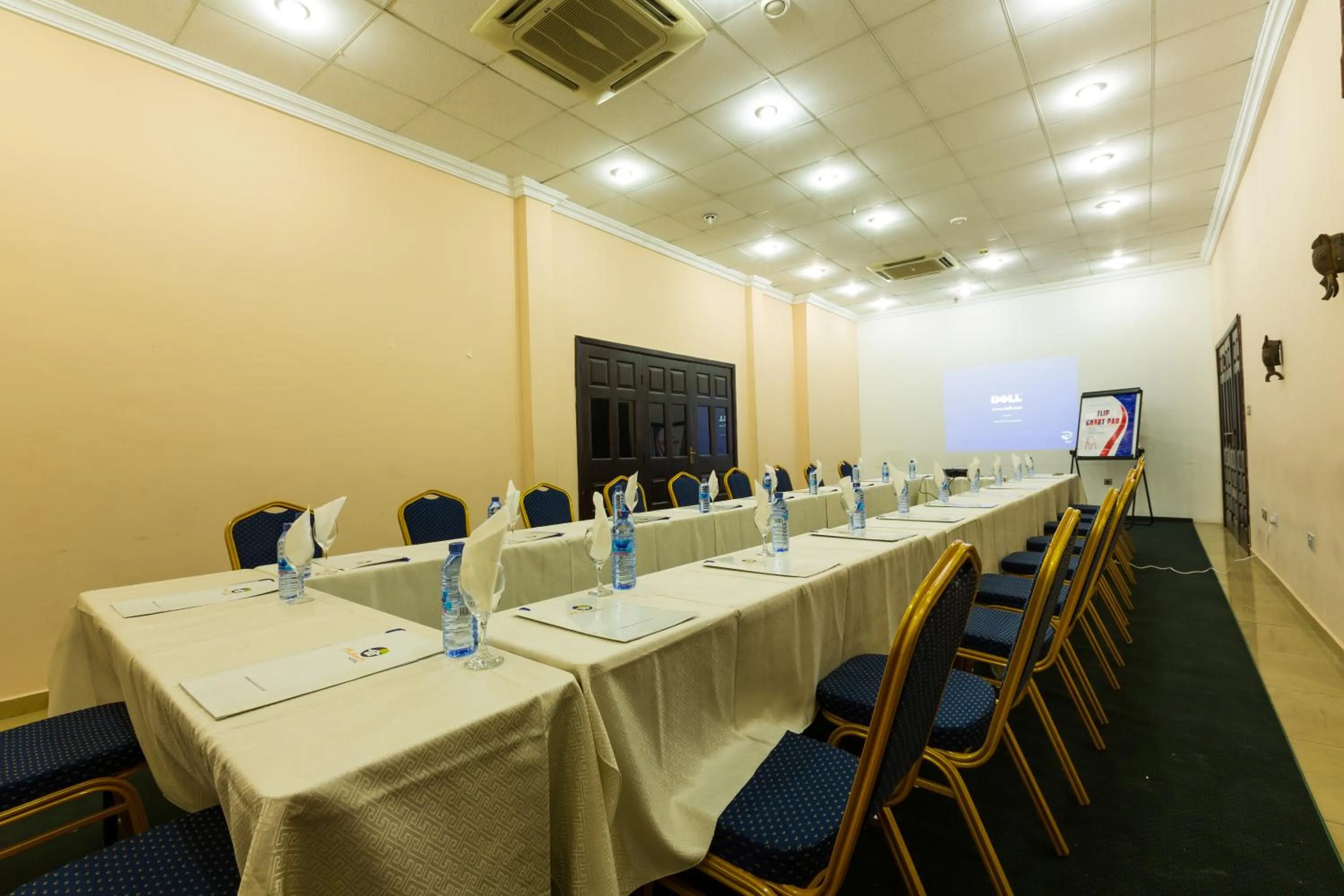 Meeting/conference room in Midindi Hotel