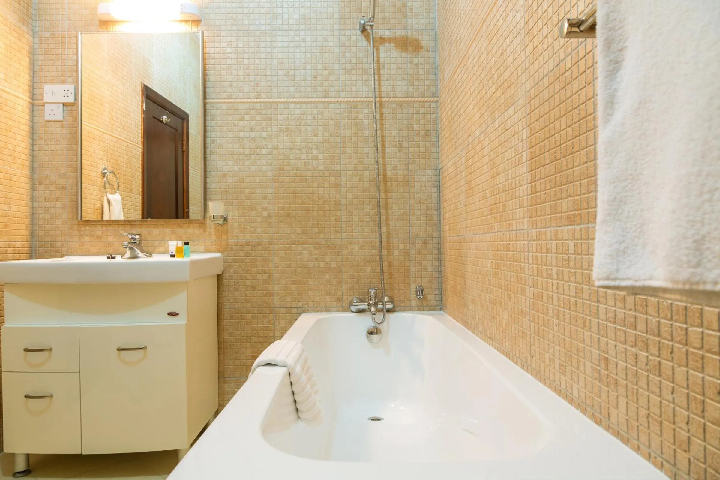 Bathroom in Midindi Hotel