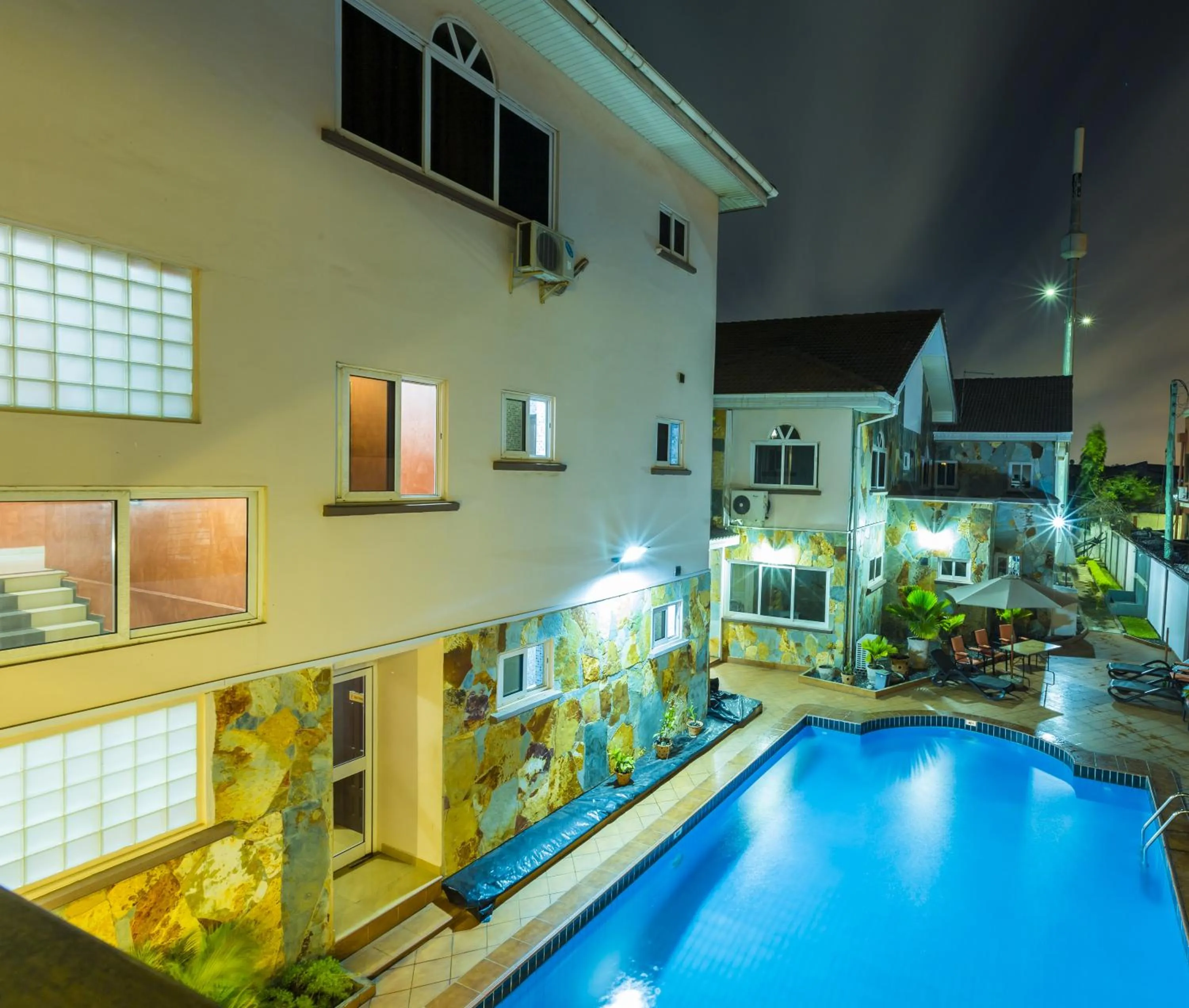 Pool view in Midindi Hotel