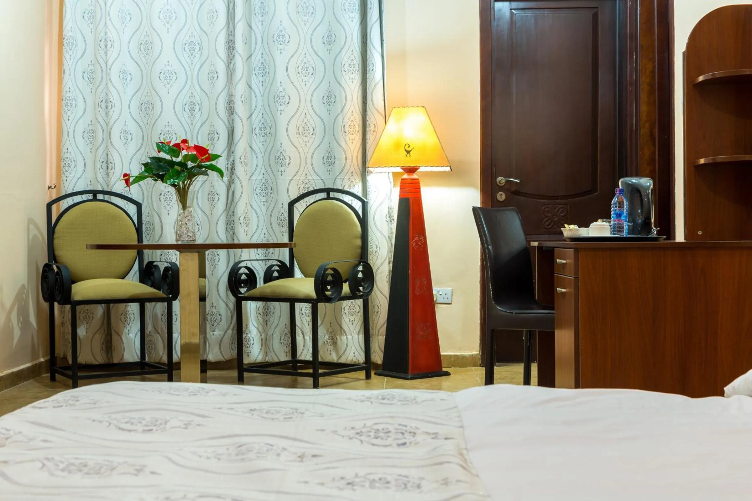 Bed in Midindi Hotel