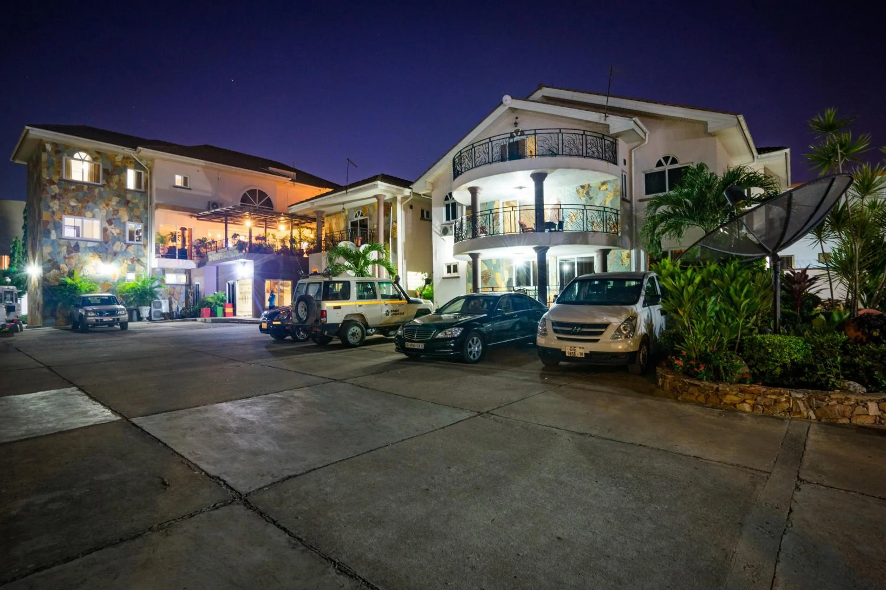 Property building in Midindi Hotel