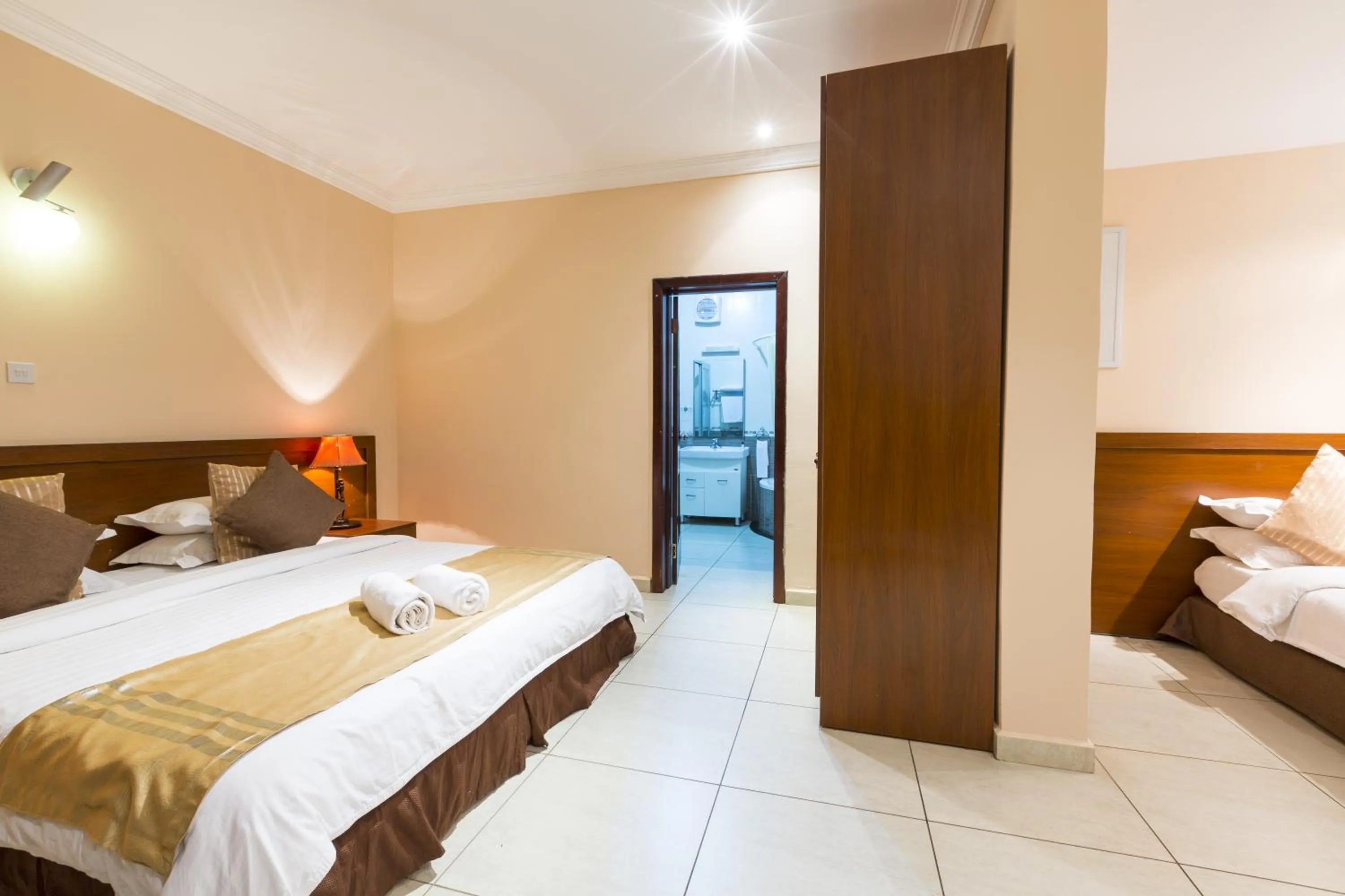 Bed in Midindi Hotel