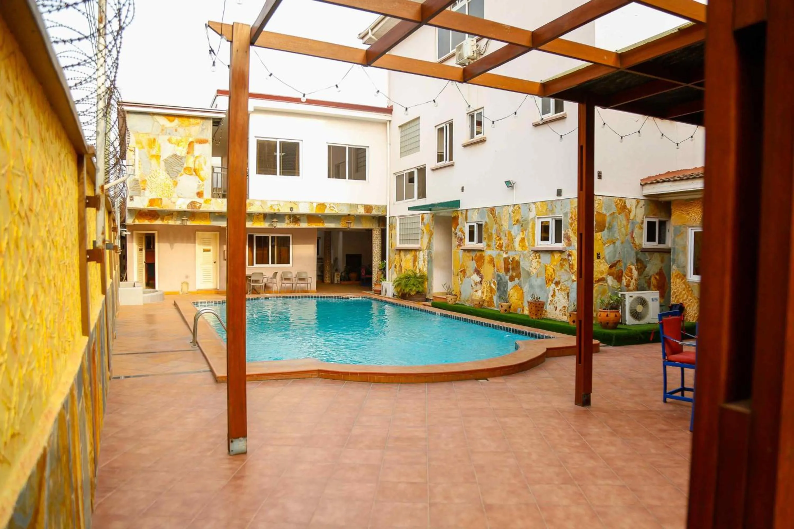 Pool view in Midindi Hotel