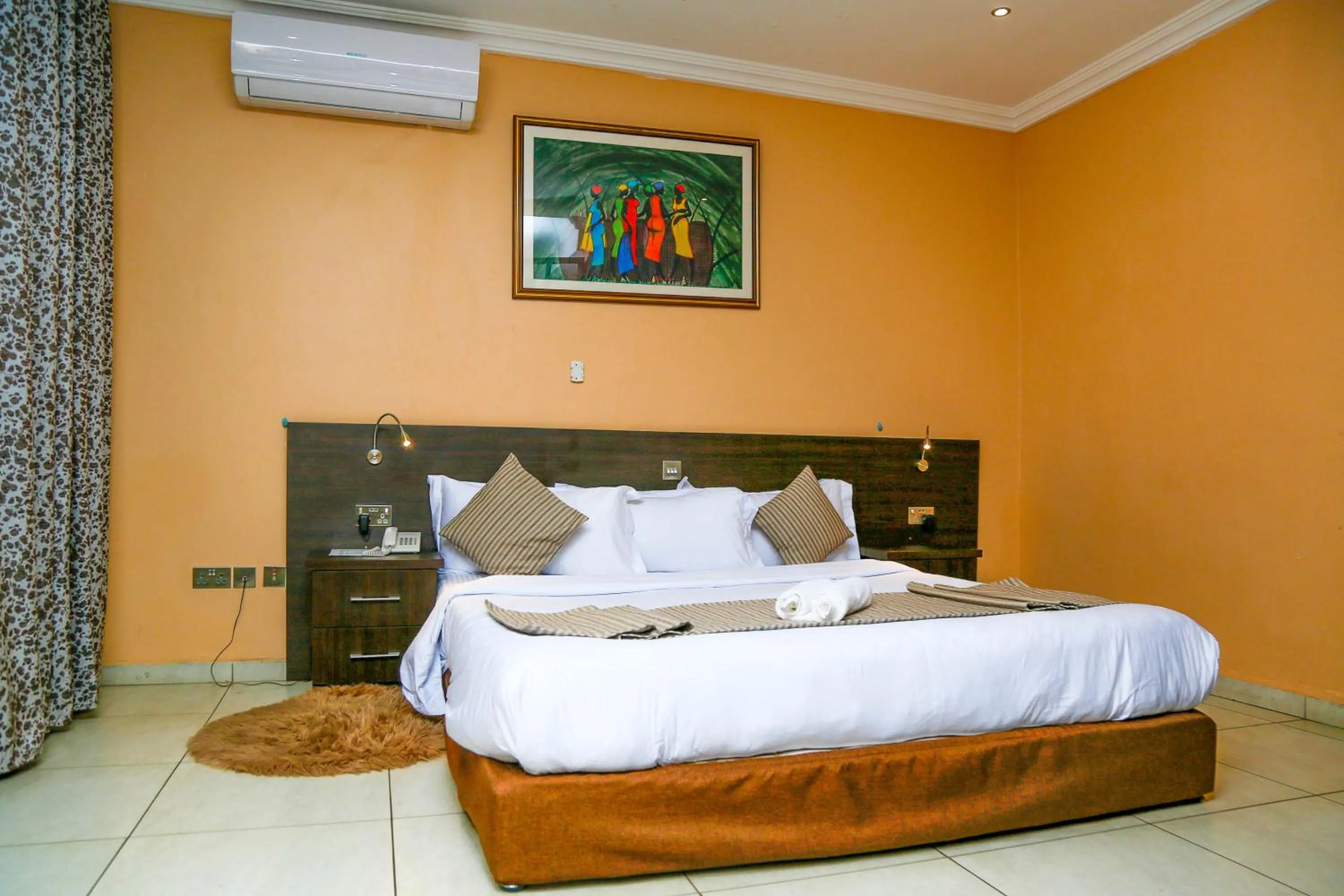 Bed in Midindi Hotel