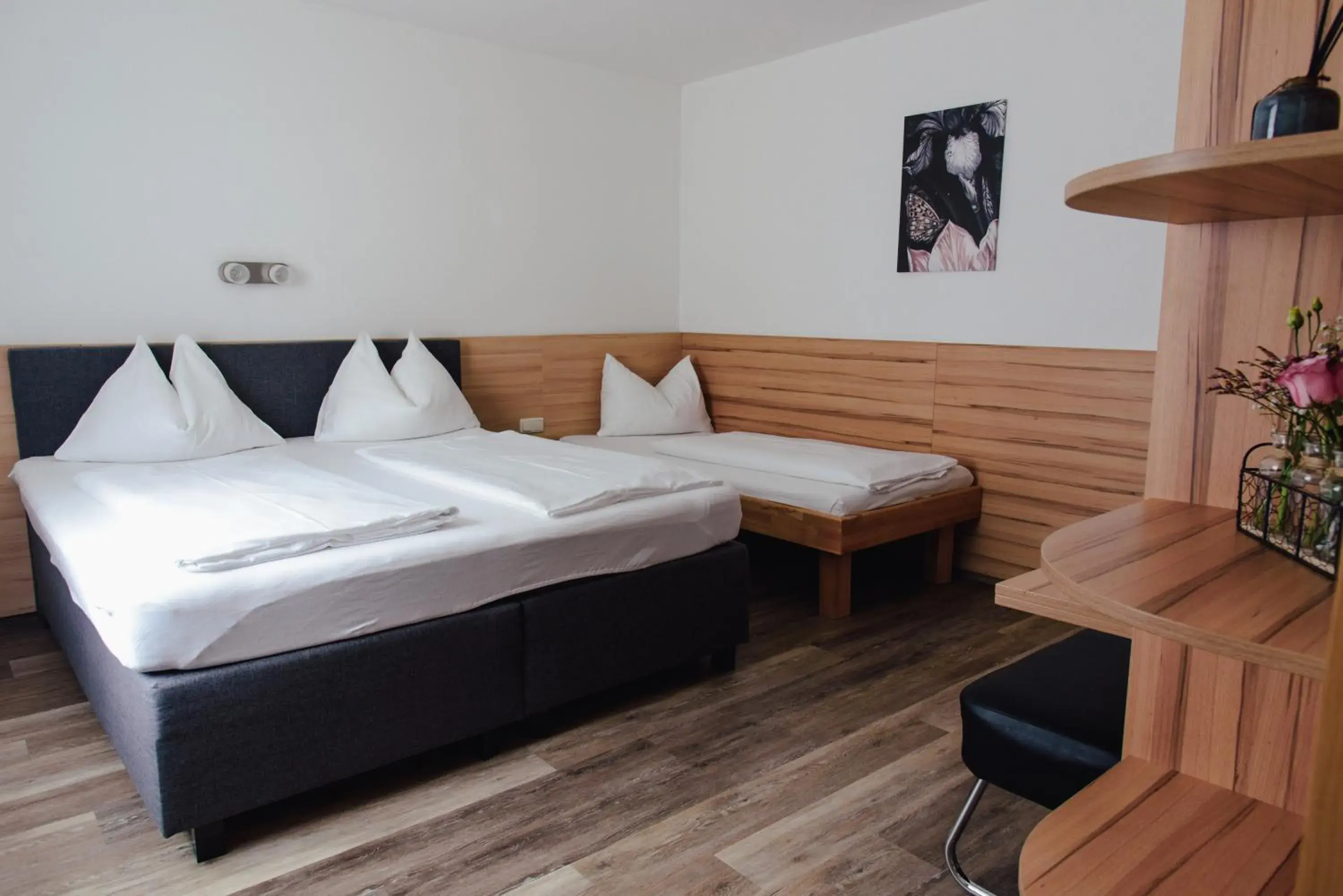 Triple Room in Hotel Drei Kreuz - Self Check In Triple Room in Hotel Drei Kreuz - Self Check In