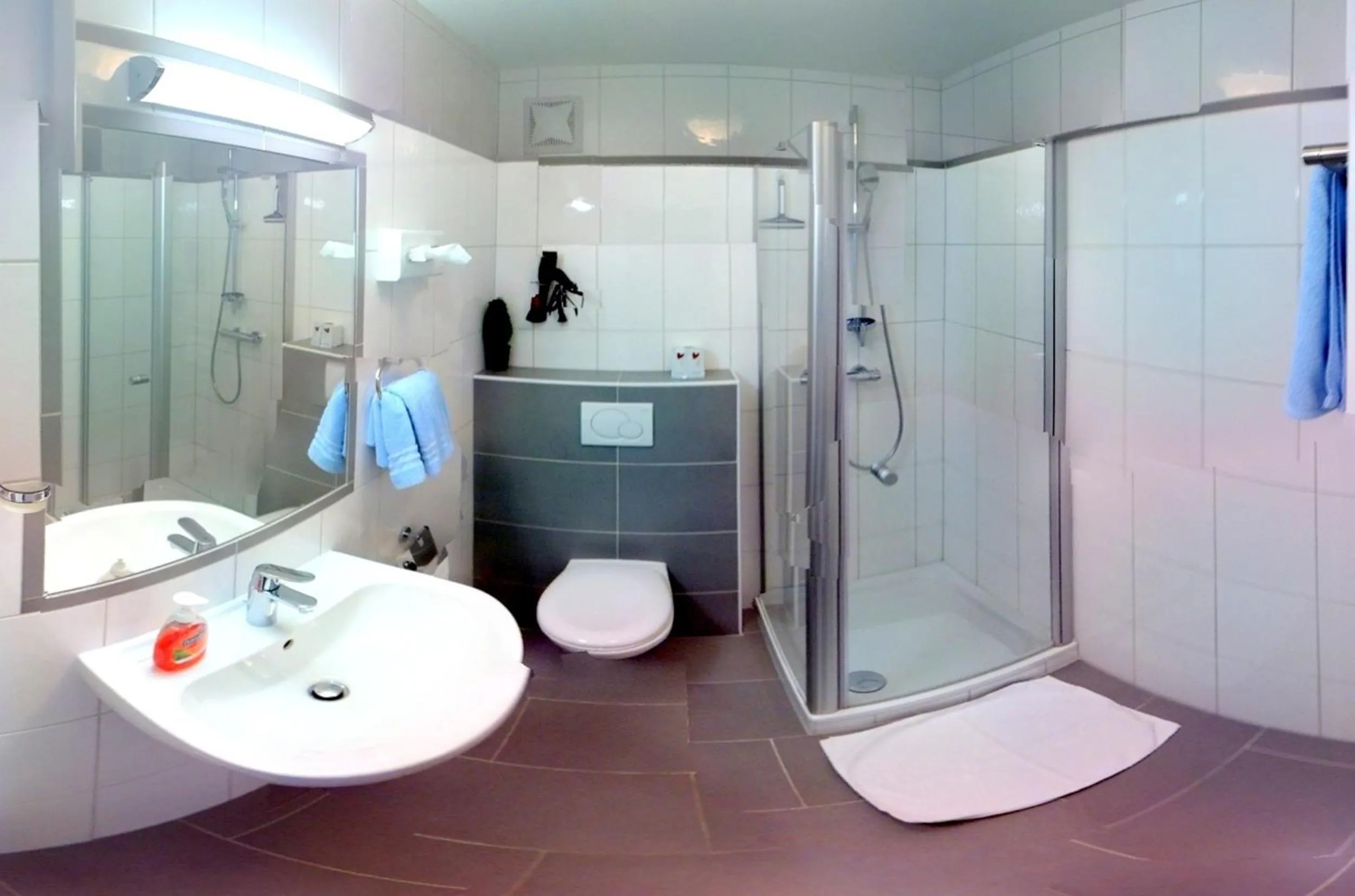 Bathroom in Hotel Drei Kreuz - Self Check In