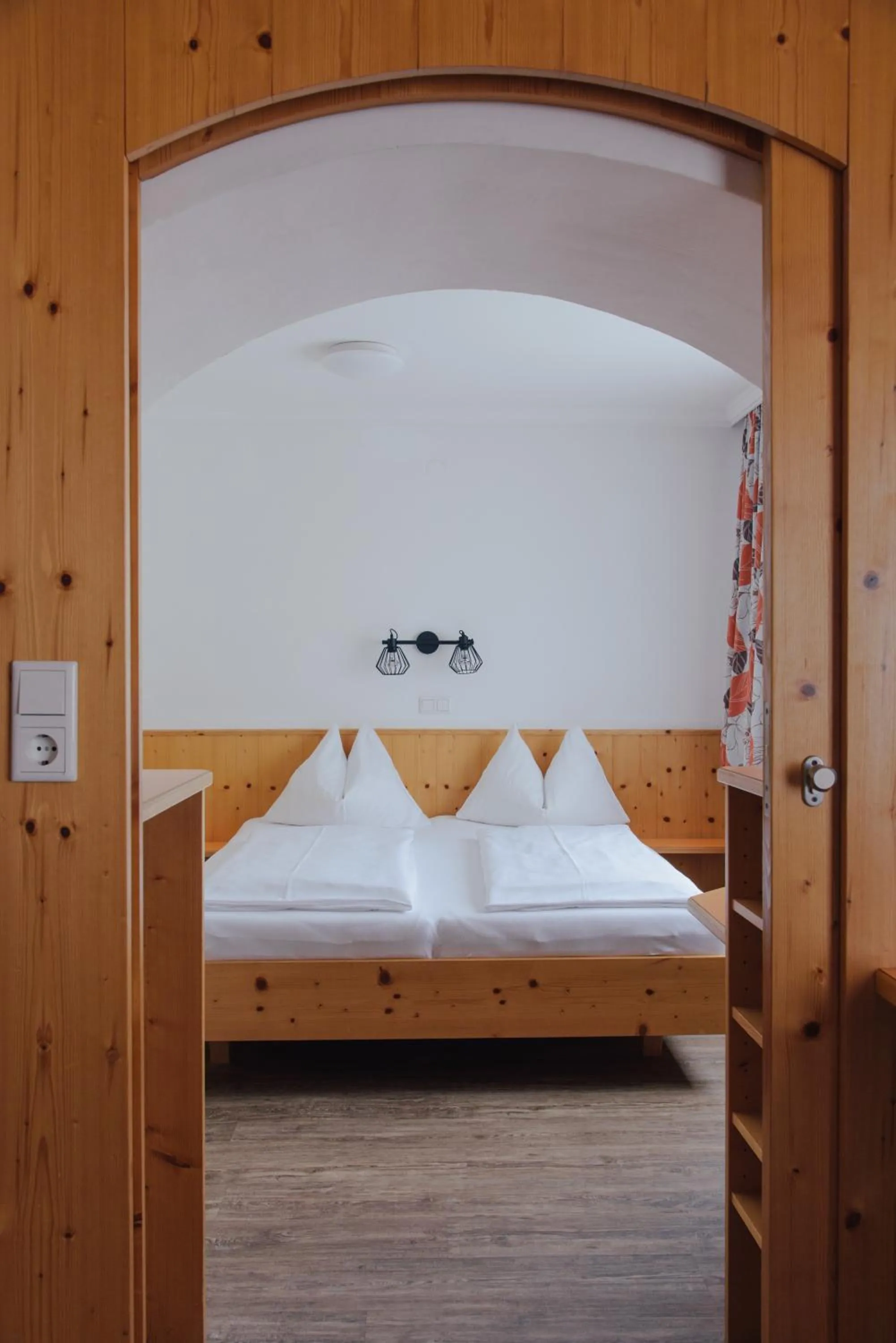 Staff, Bed in Hotel Drei Kreuz - Self Check In