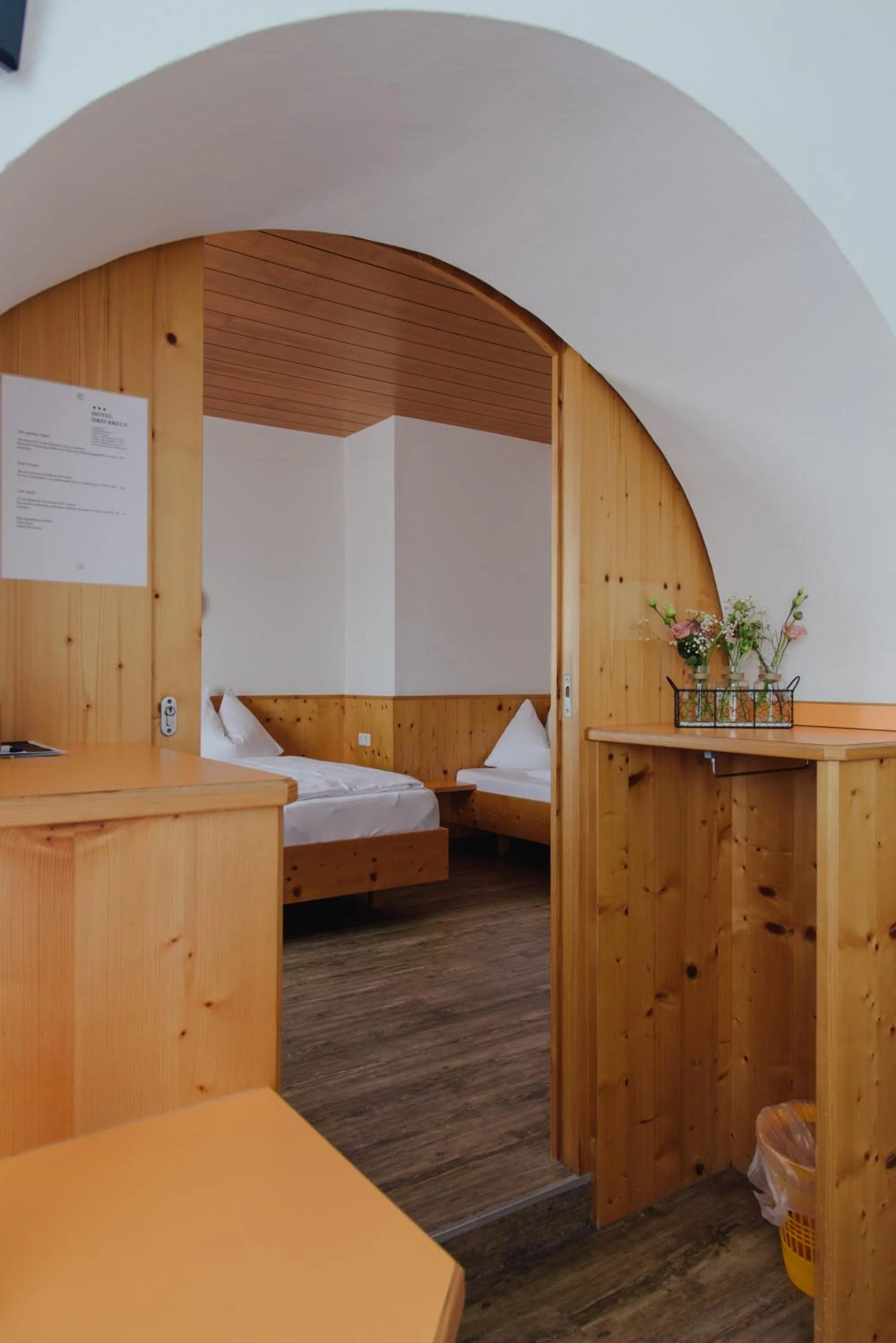 Photo of the whole room, Bed in Hotel Drei Kreuz - Self Check In