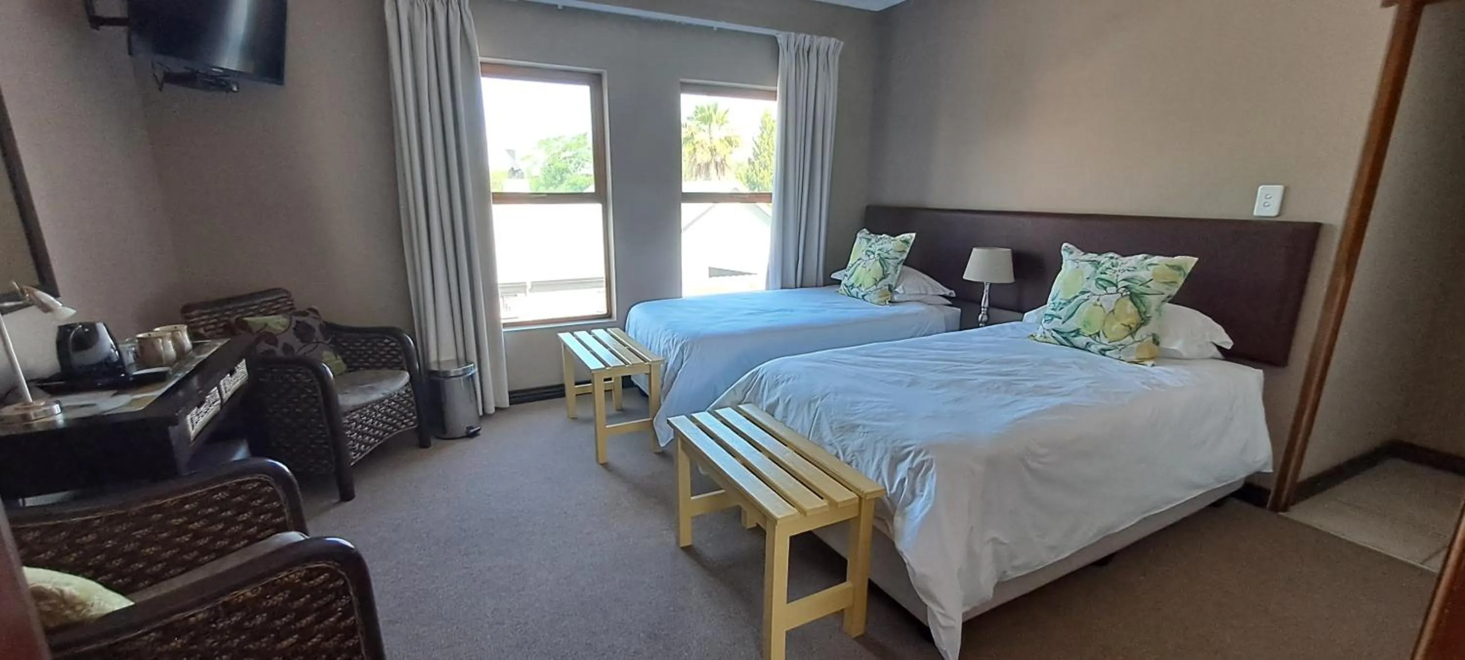 Bed in Karoo Sun Guest House