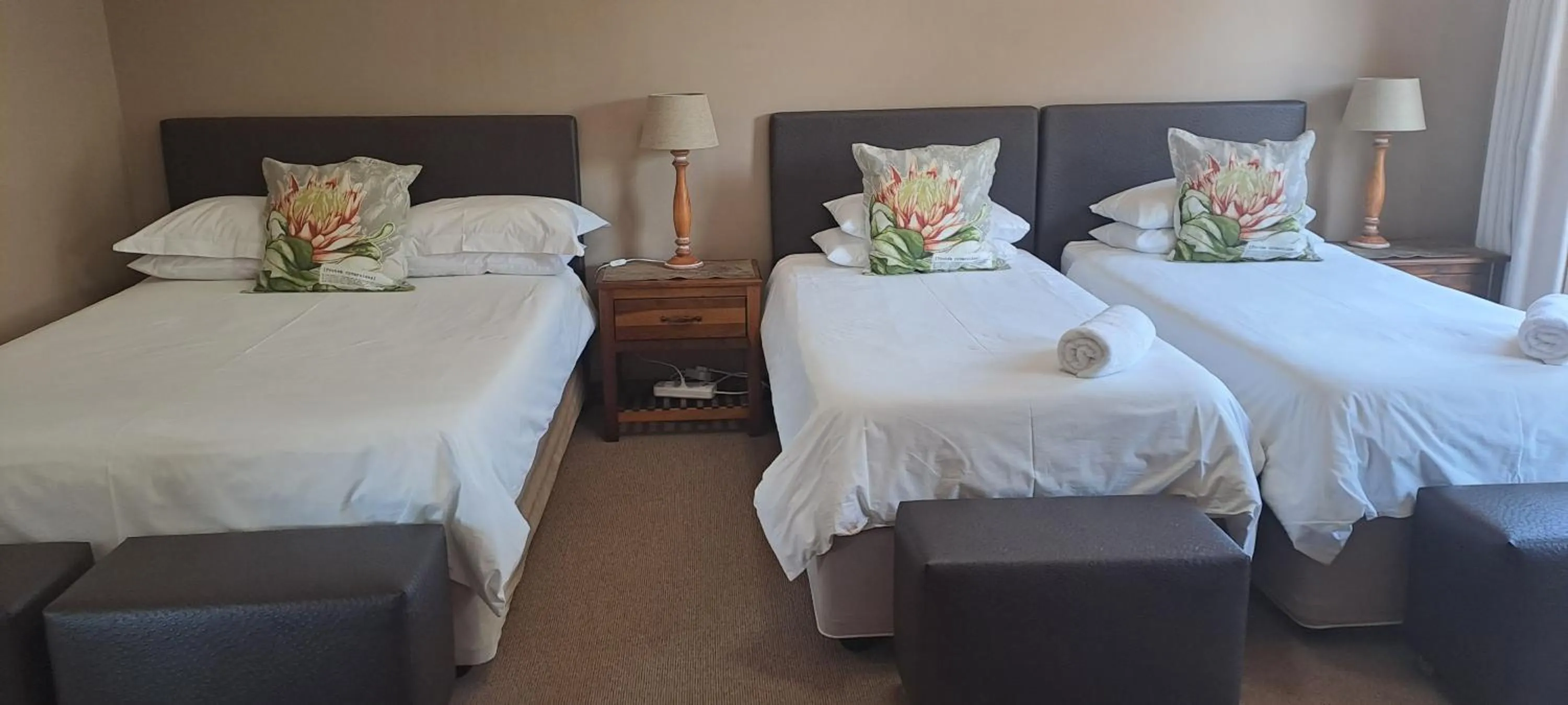 Bed in Karoo Sun Guest House