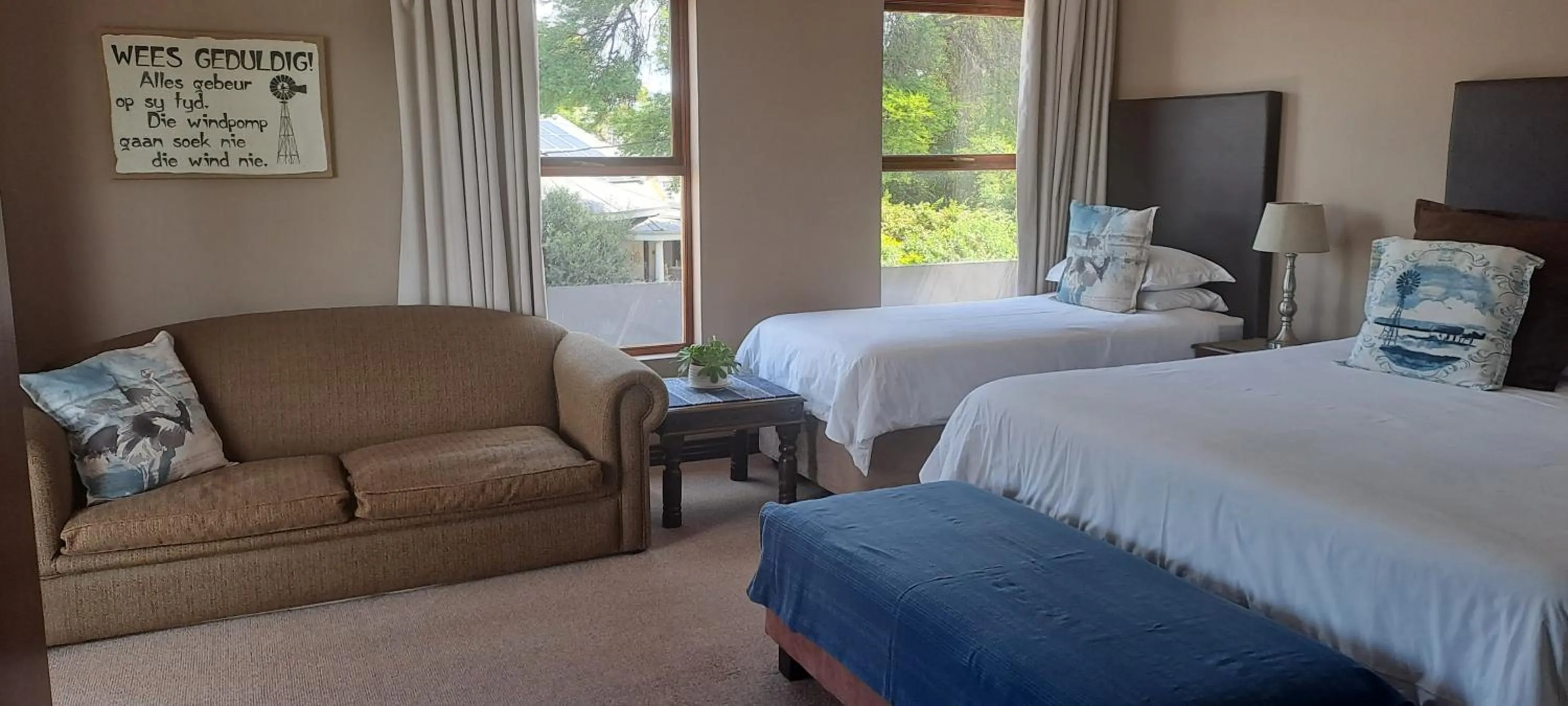 Bed in Karoo Sun Guest House