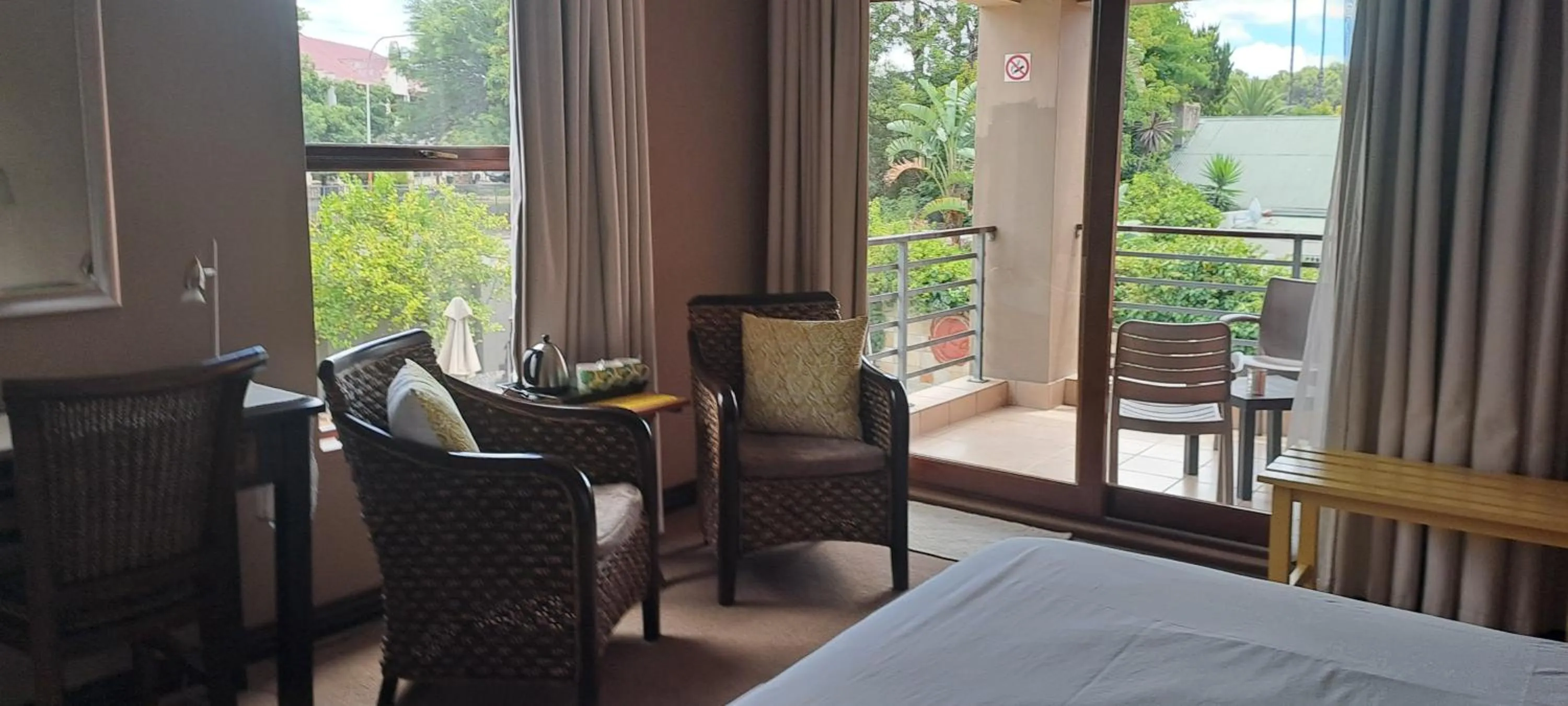 Bed in Karoo Sun Guest House