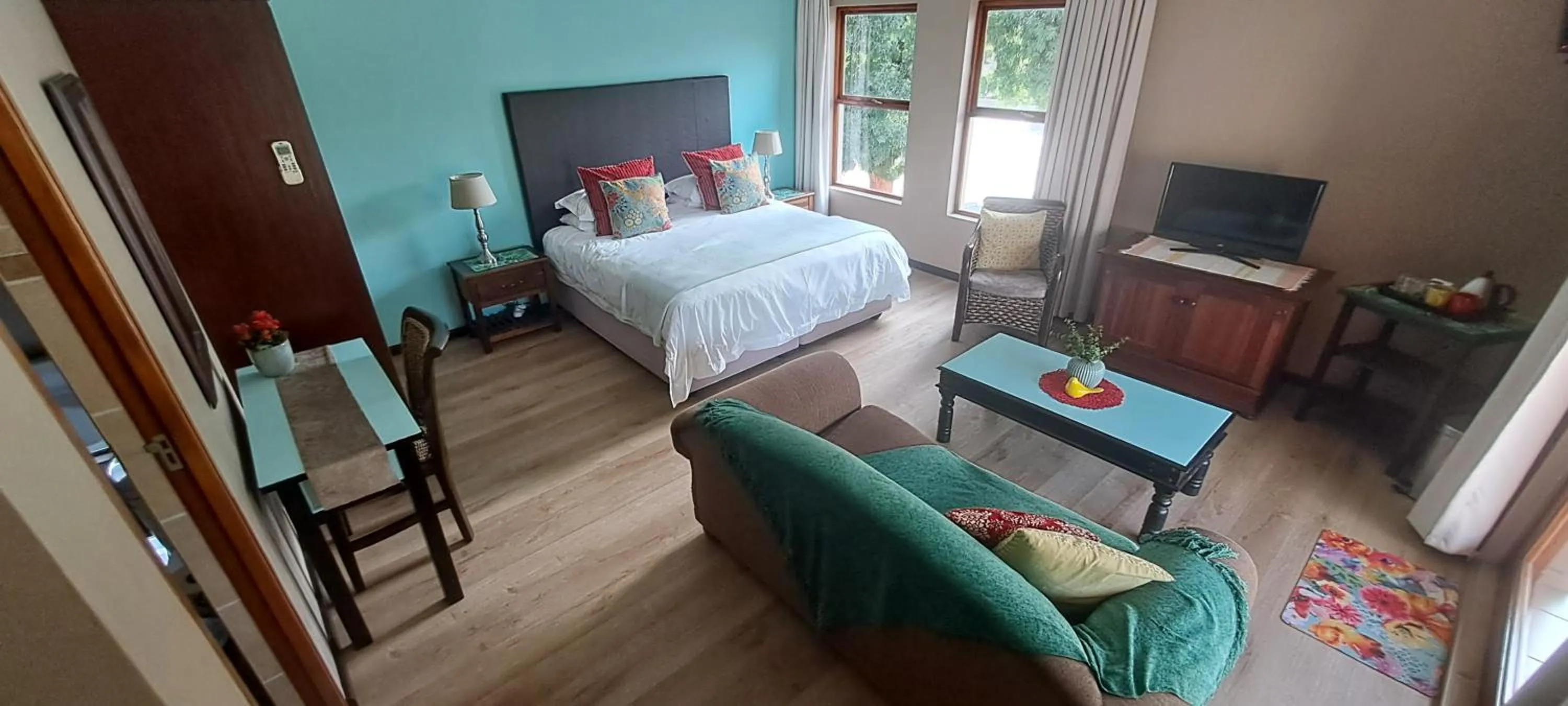 Bed in Karoo Sun Guest House