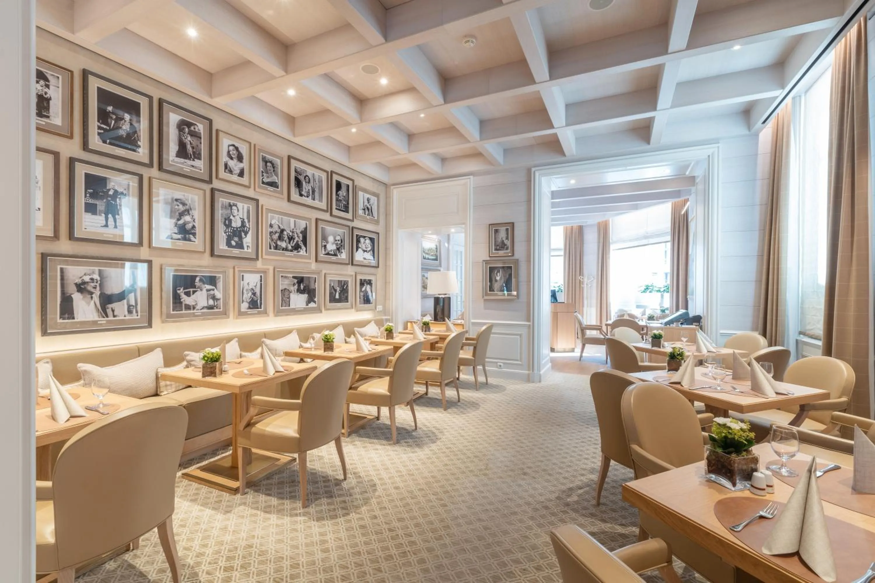 Restaurant/places to eat in Hotel Sacher Salzburg