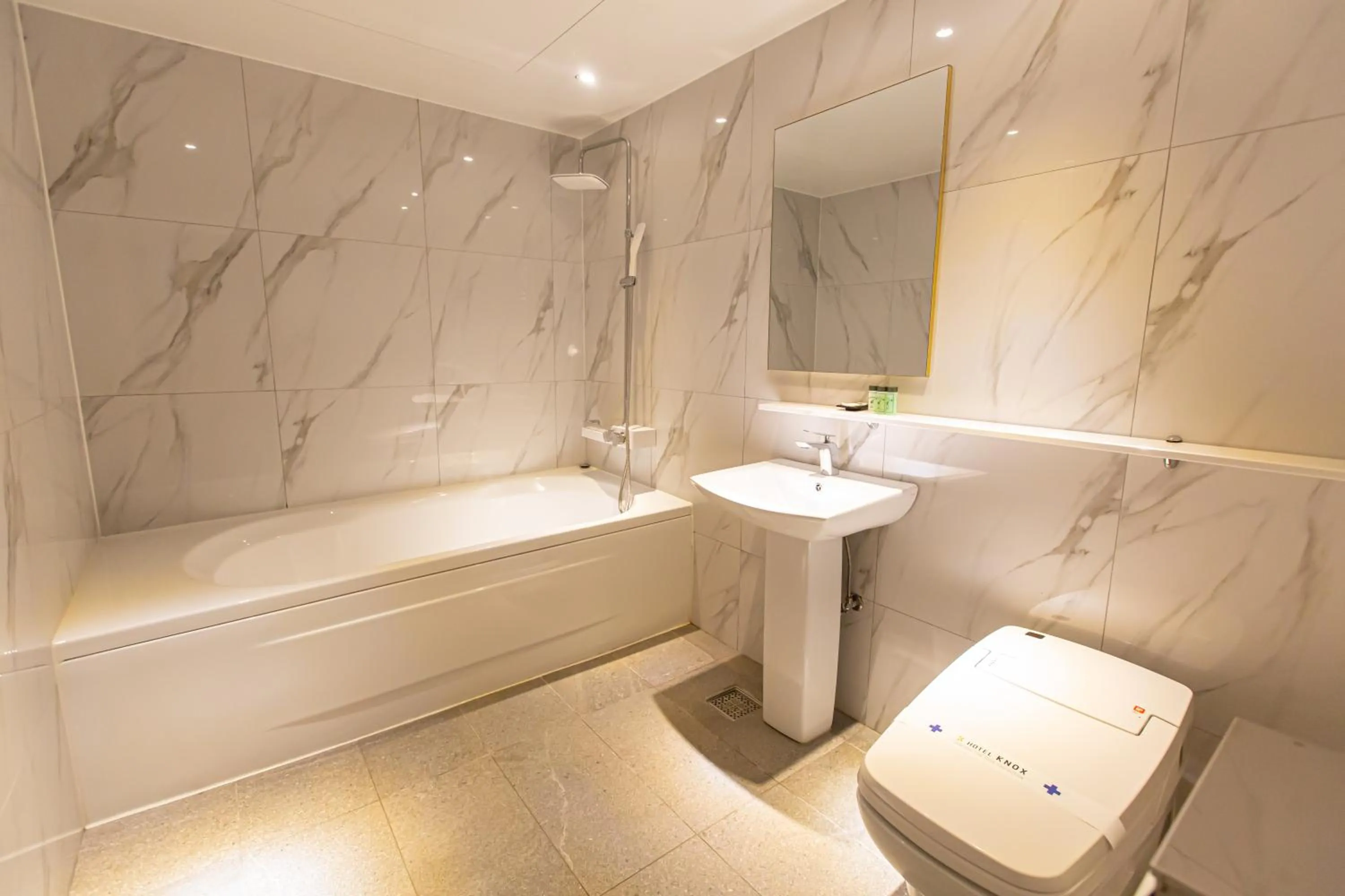 Bathroom in KNox Hotel