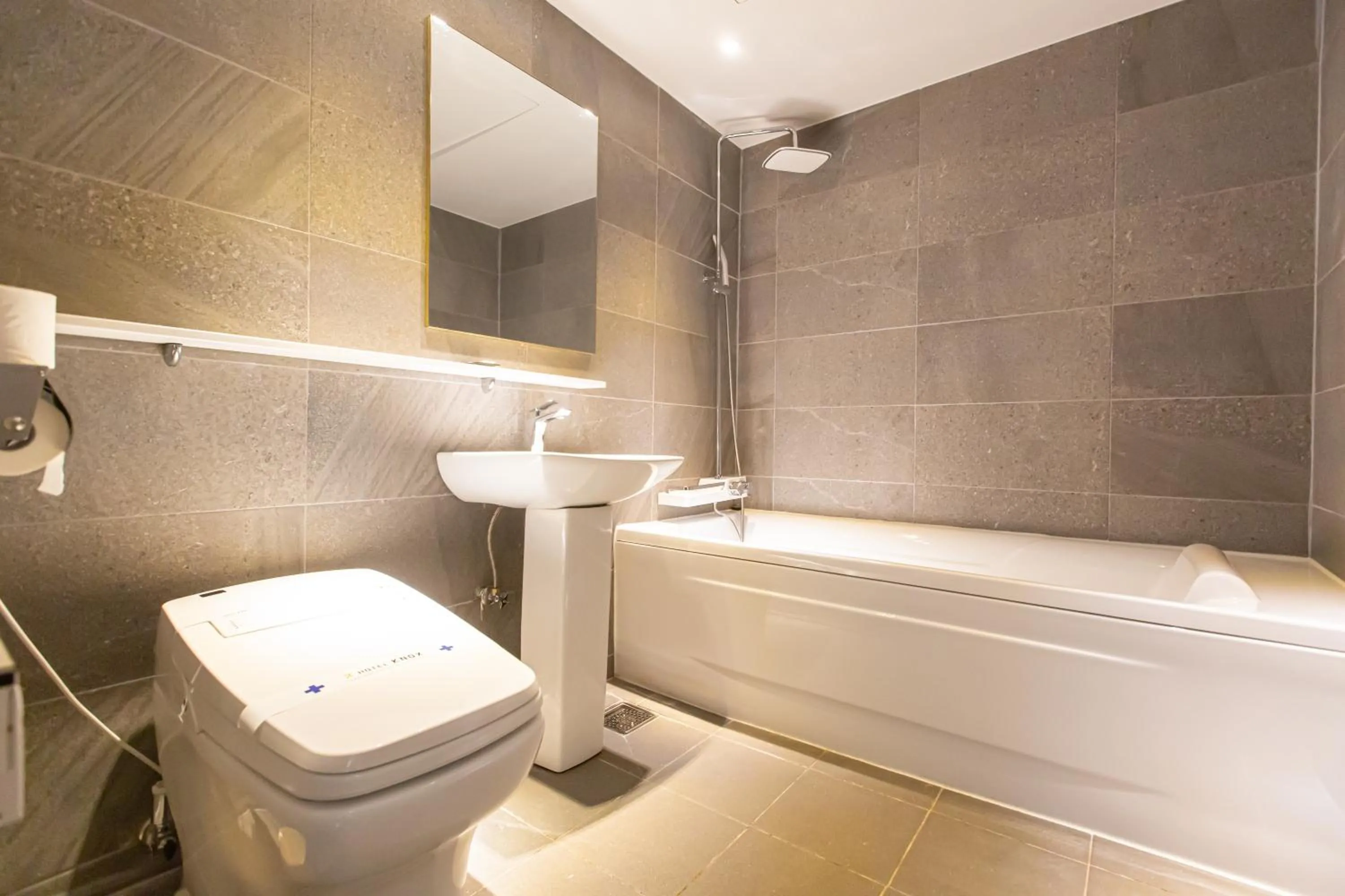 Bathroom in KNox Hotel