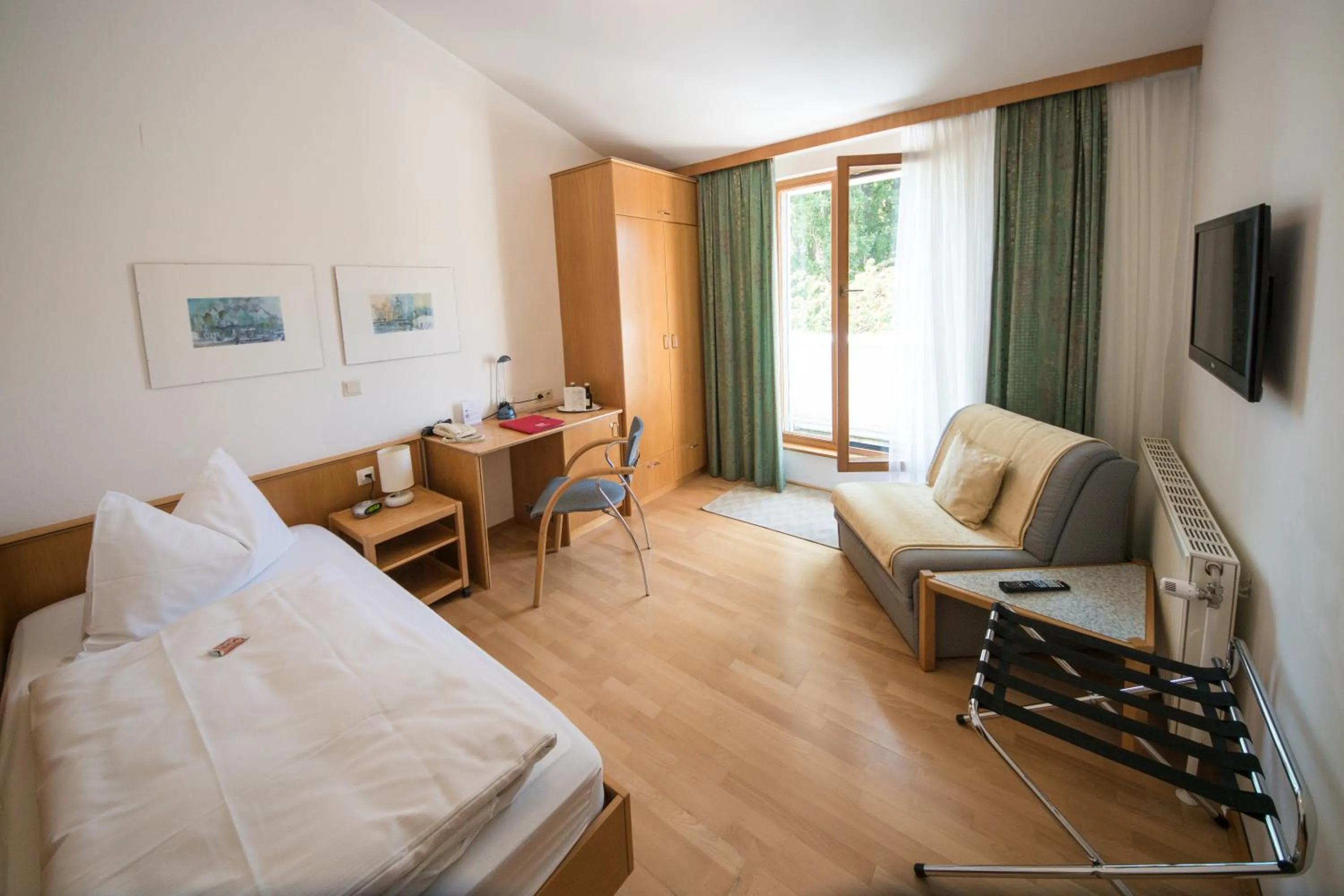 Photo of the whole room, Bed in Am Spiegeln dialog.hotel.wien