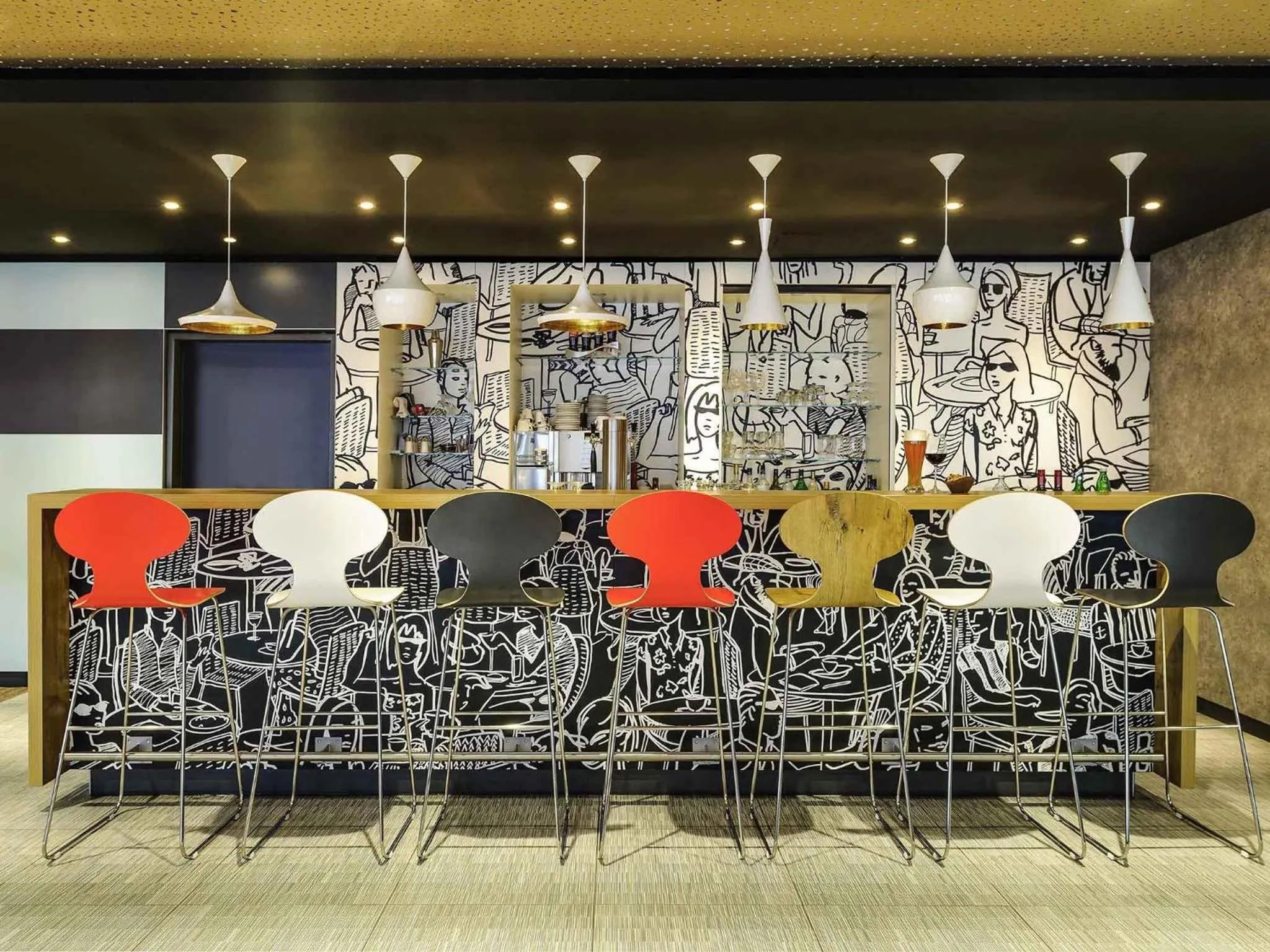 Lounge or bar in ibis Innsbruck