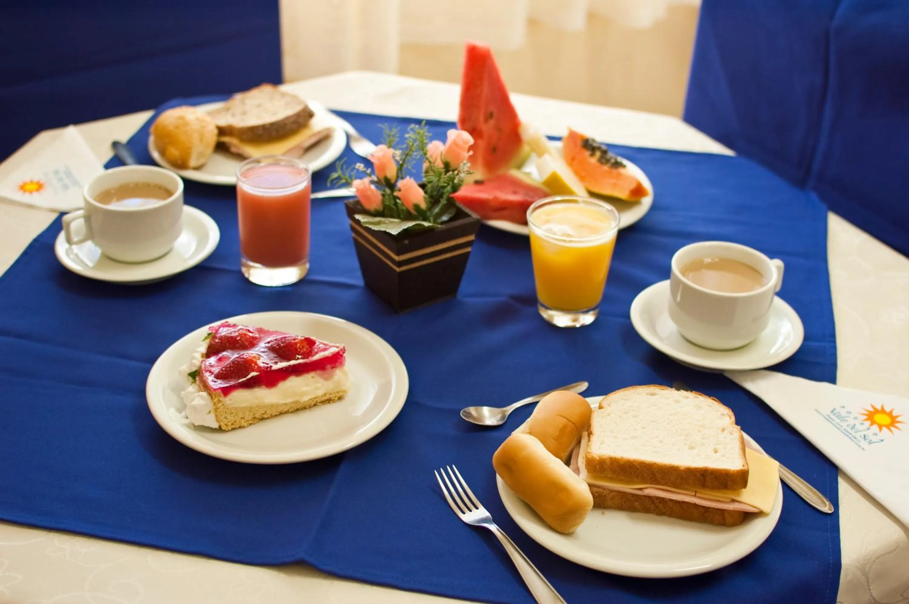 Buffet breakfast in Pousada Vale Del Sol