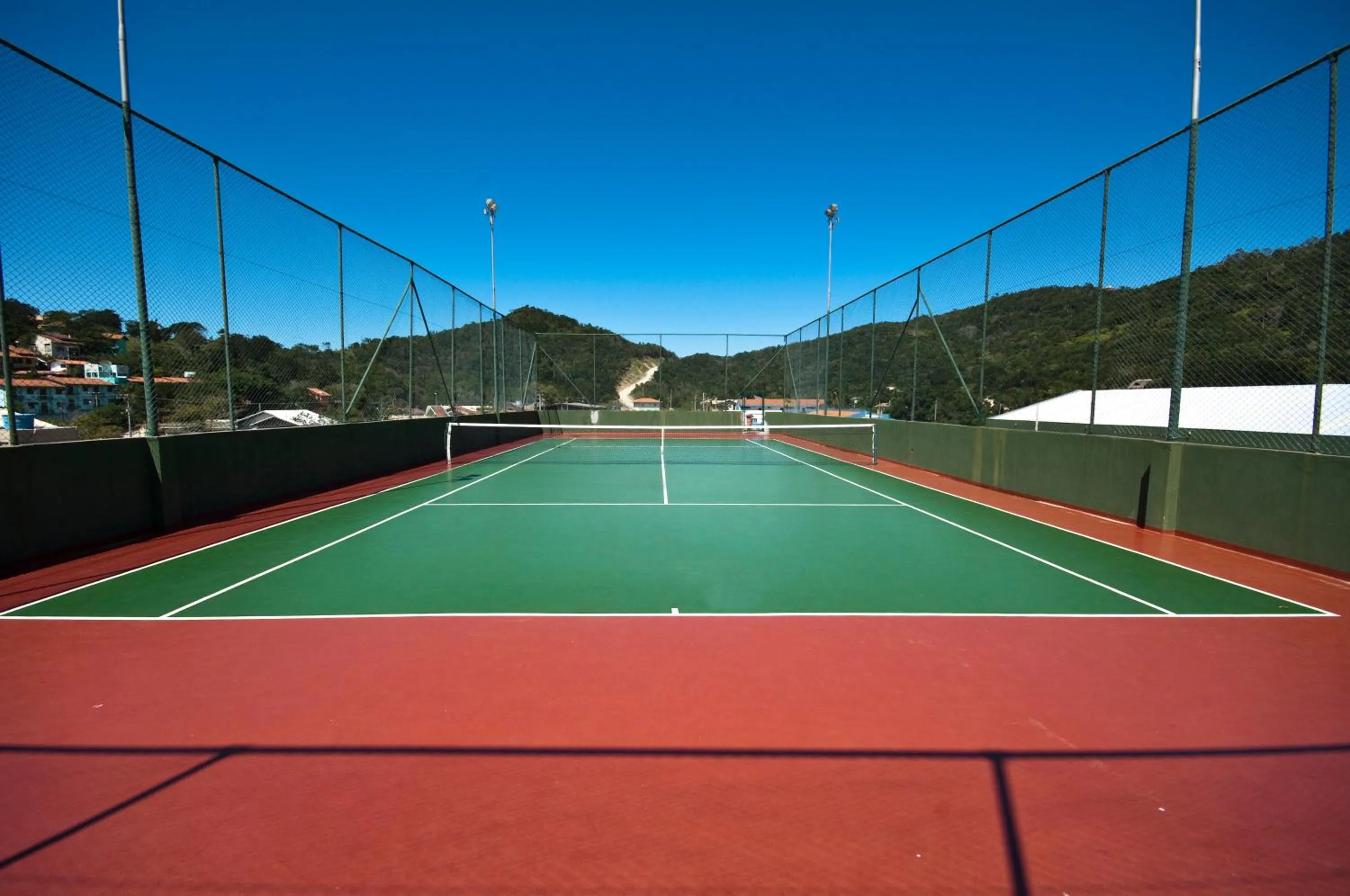 Tennis court in Pousada Vale Del Sol