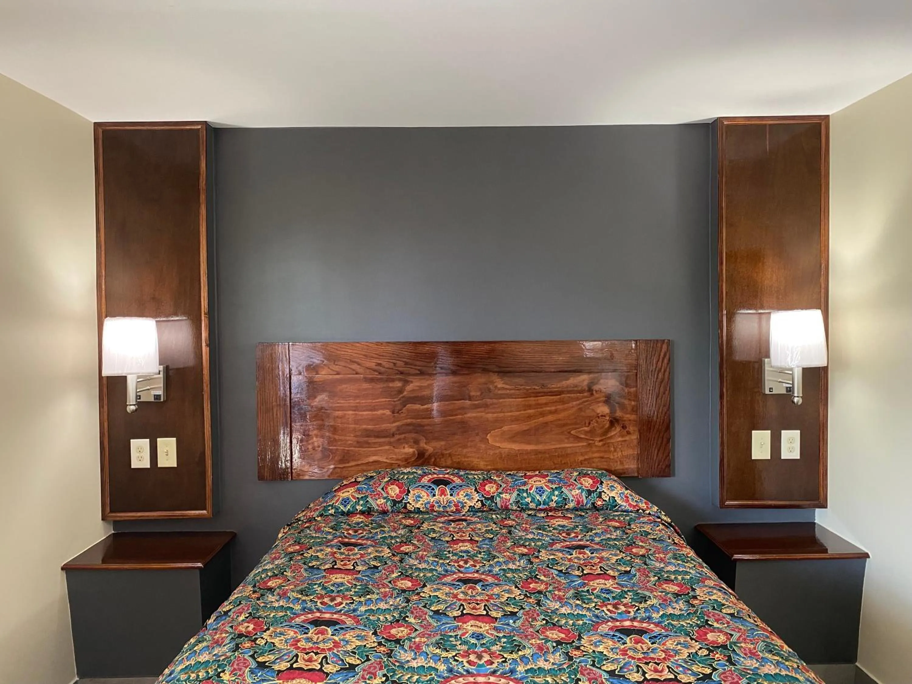 Bed in Relax Inn-Plaquemine