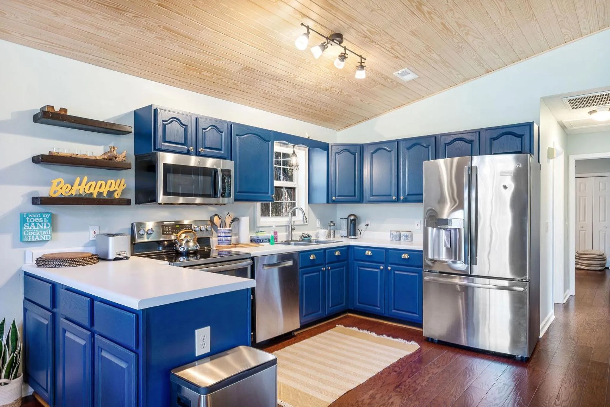 2nd Block E Huron - Keep Palm - Adorable House Minutes from the Beach