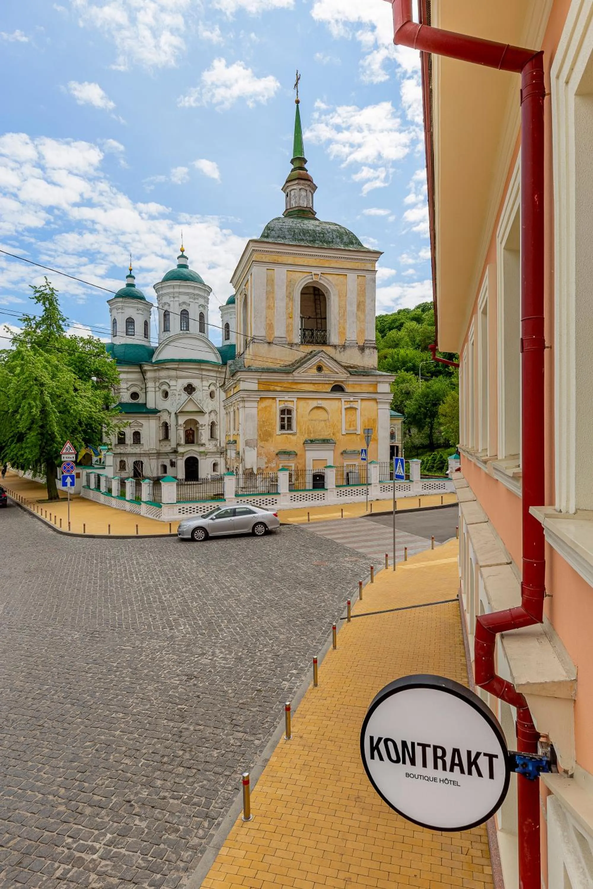 Street view in KONTRAKT Boutique Hotel