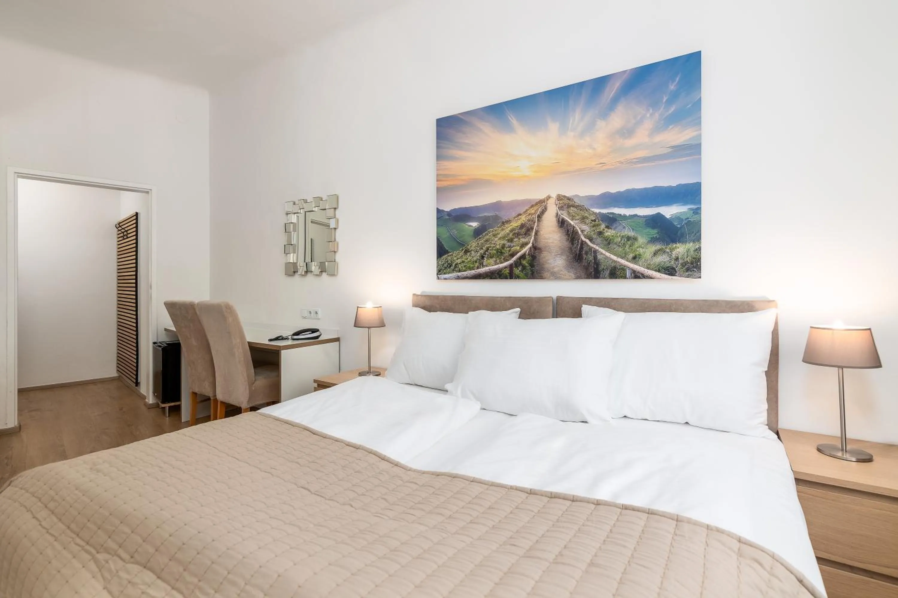 Bed in Hotel Zentral