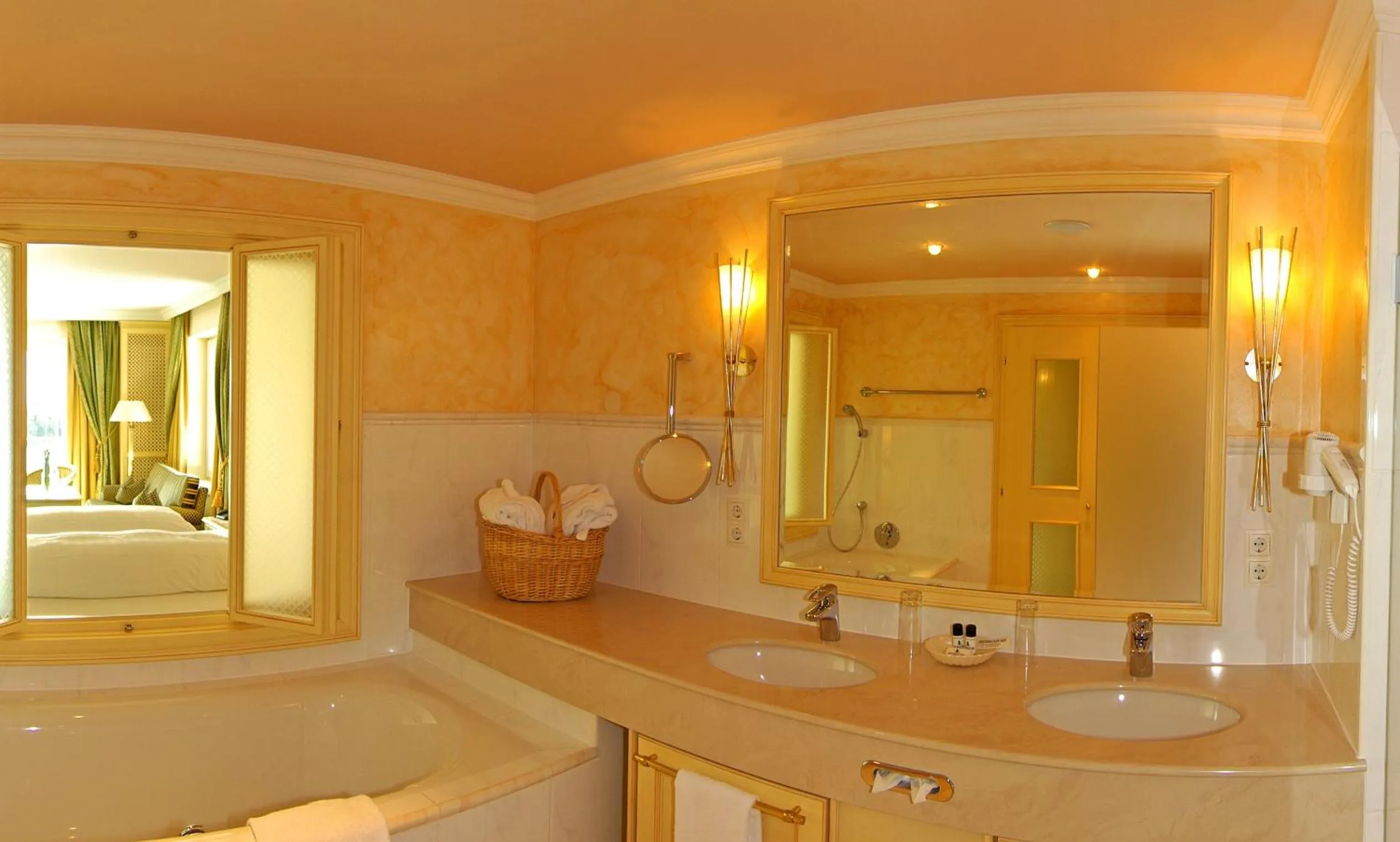 Bathroom in Alpenhotel Speckbacher Hof