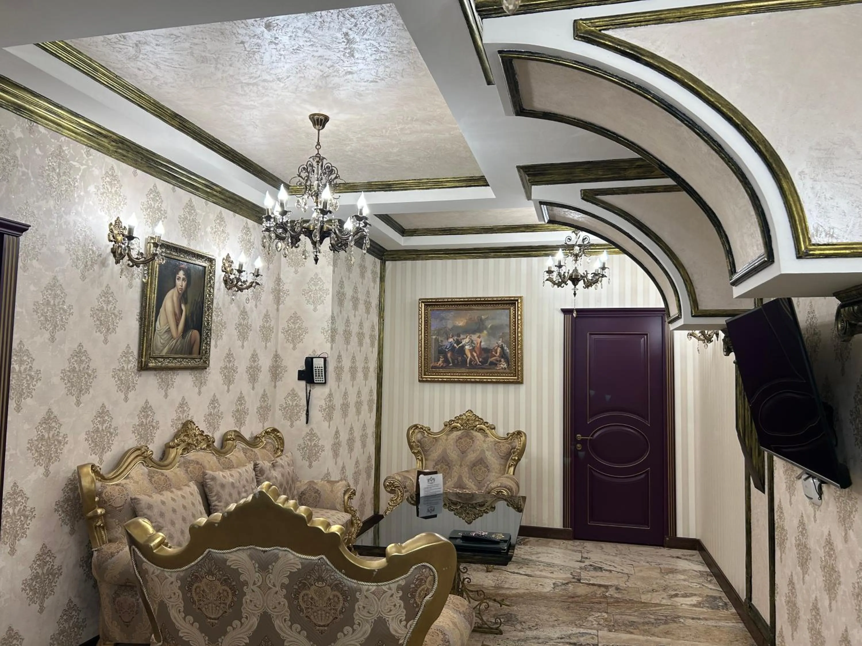 Living room in Hotel Roma & Tours