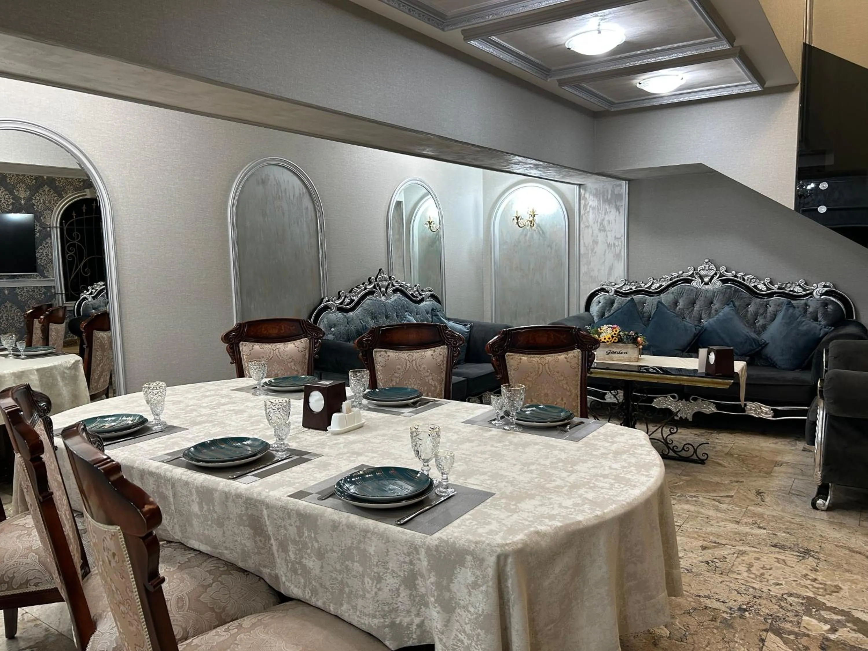 Living room in Hotel Roma & Tours