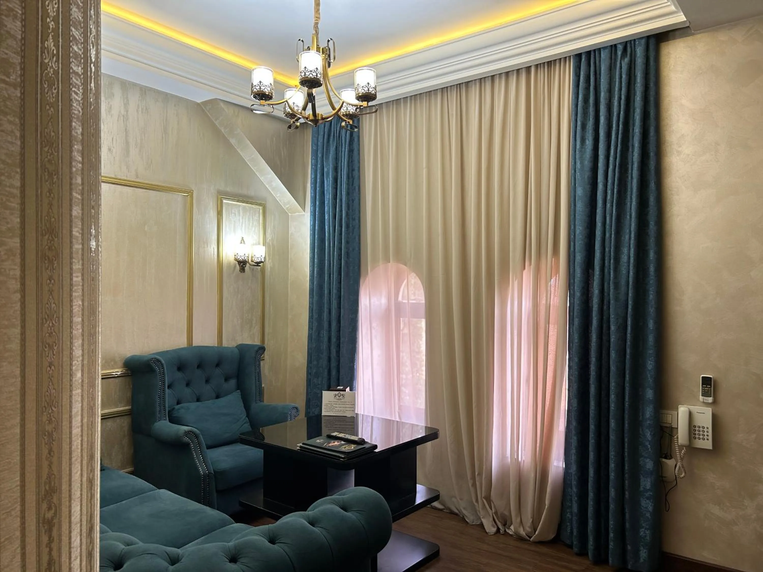 Living room in Hotel Roma & Tours