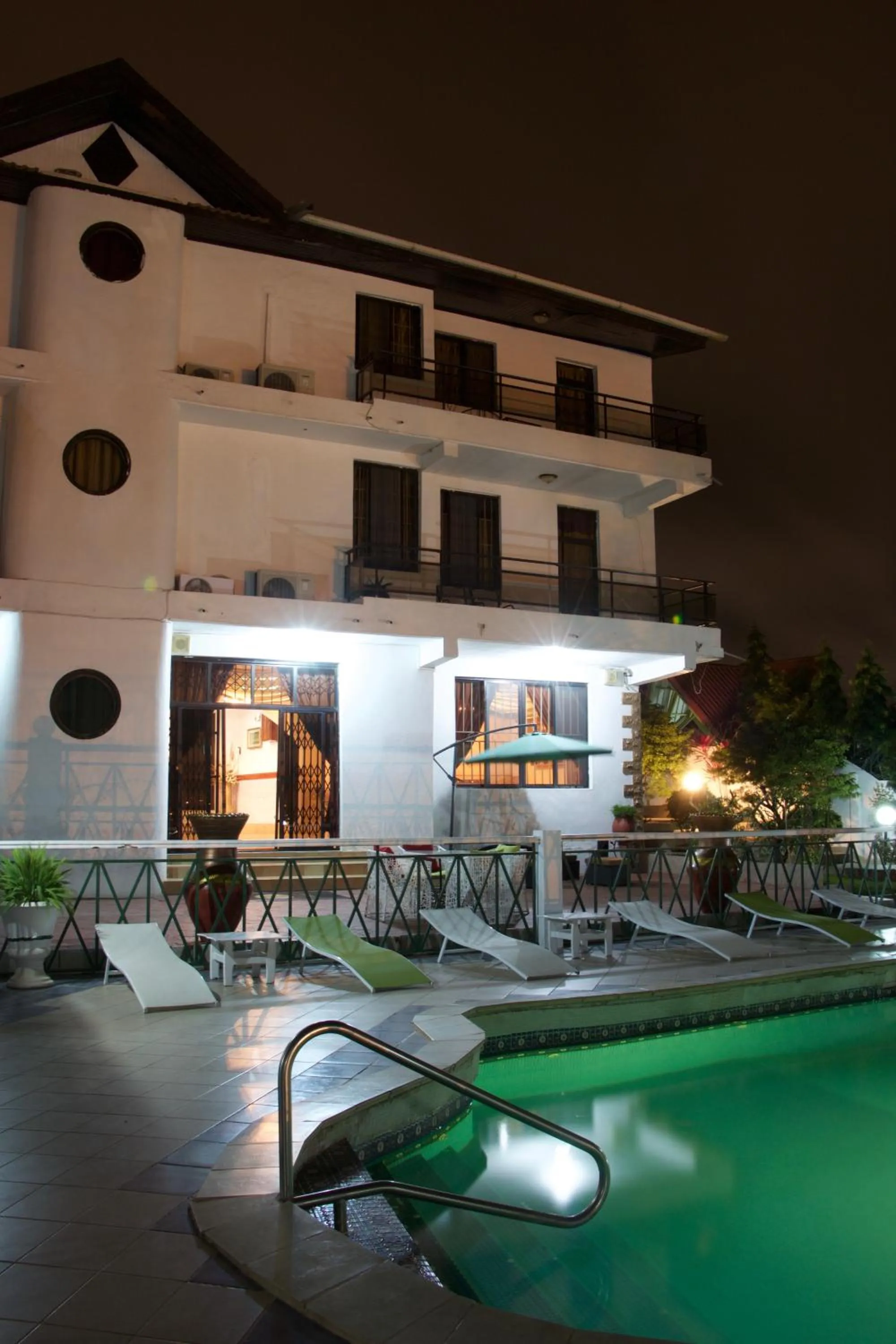 Patio in Hill View Hotel McCarthy Hills