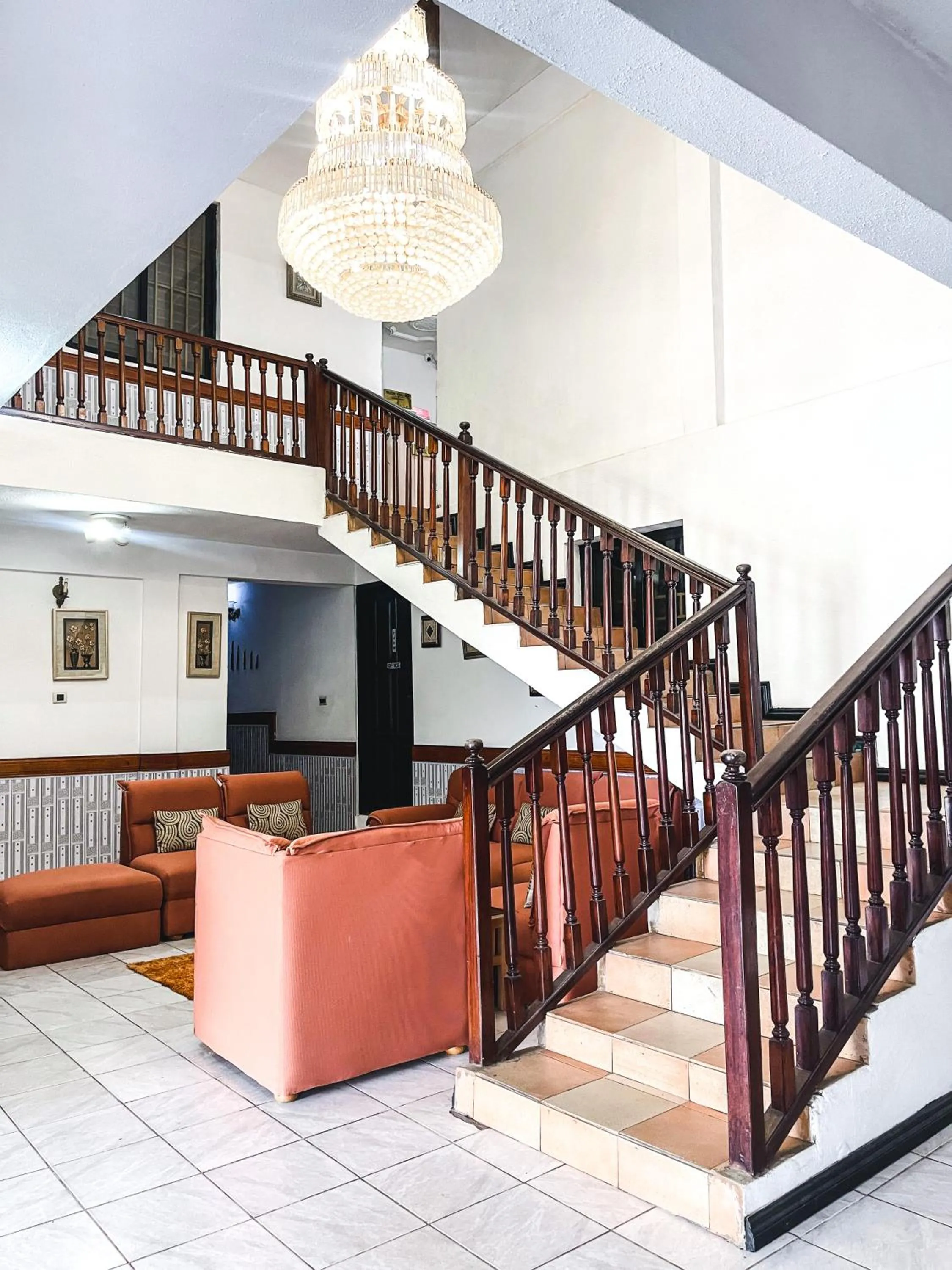 Property building in Hill View Hotel McCarthy Hills