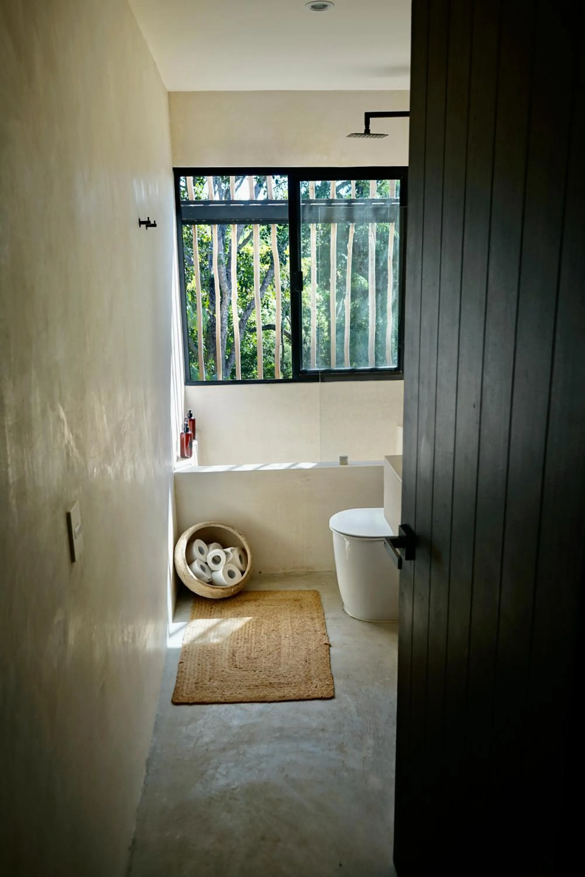 Bathroom in Vida Jungle Boho Apart 14 with special fee to access Hotel Bardo