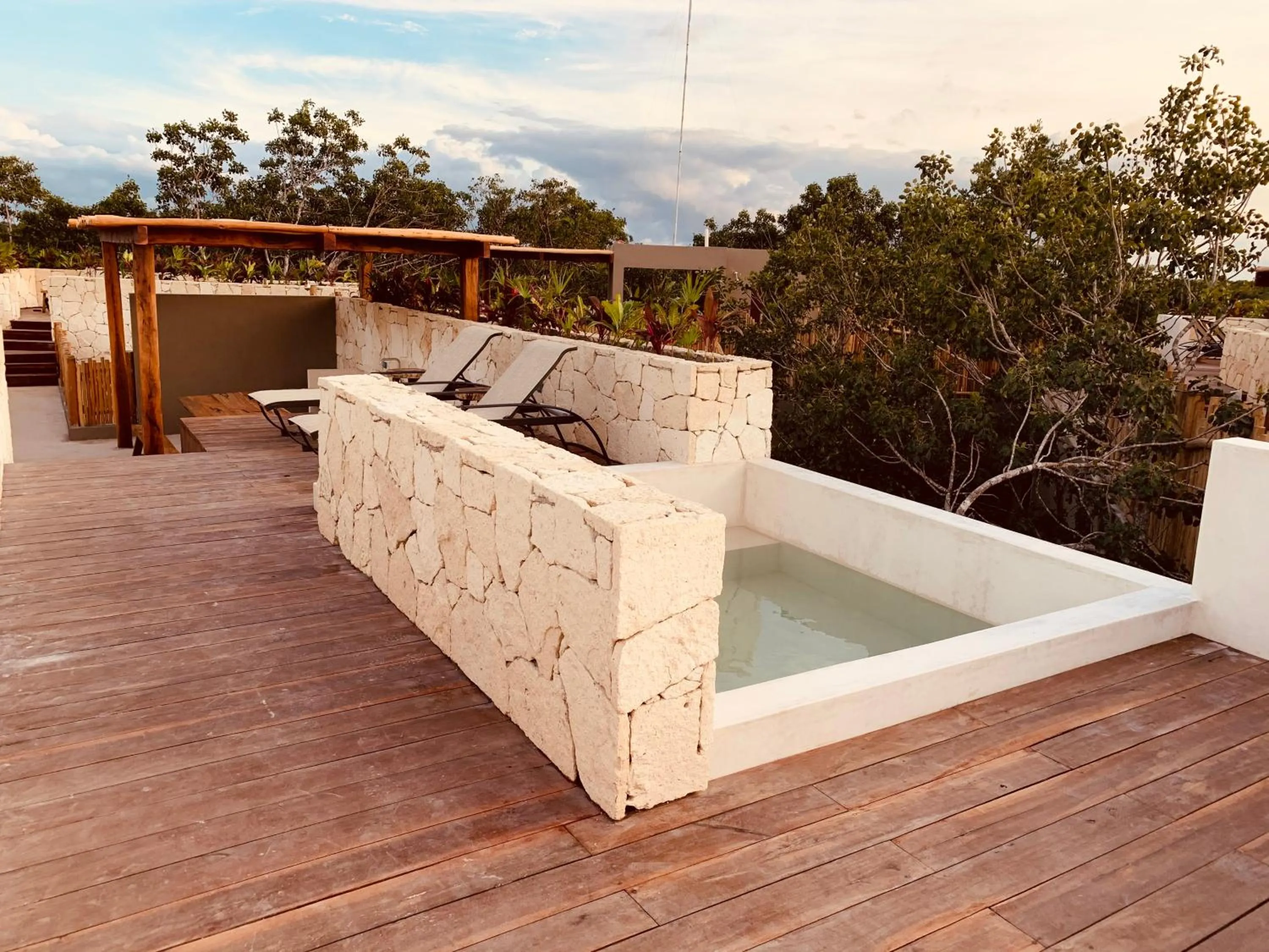 Swimming pool in Vida Jungle Boho Apart 14 with special fee to access Hotel Bardo