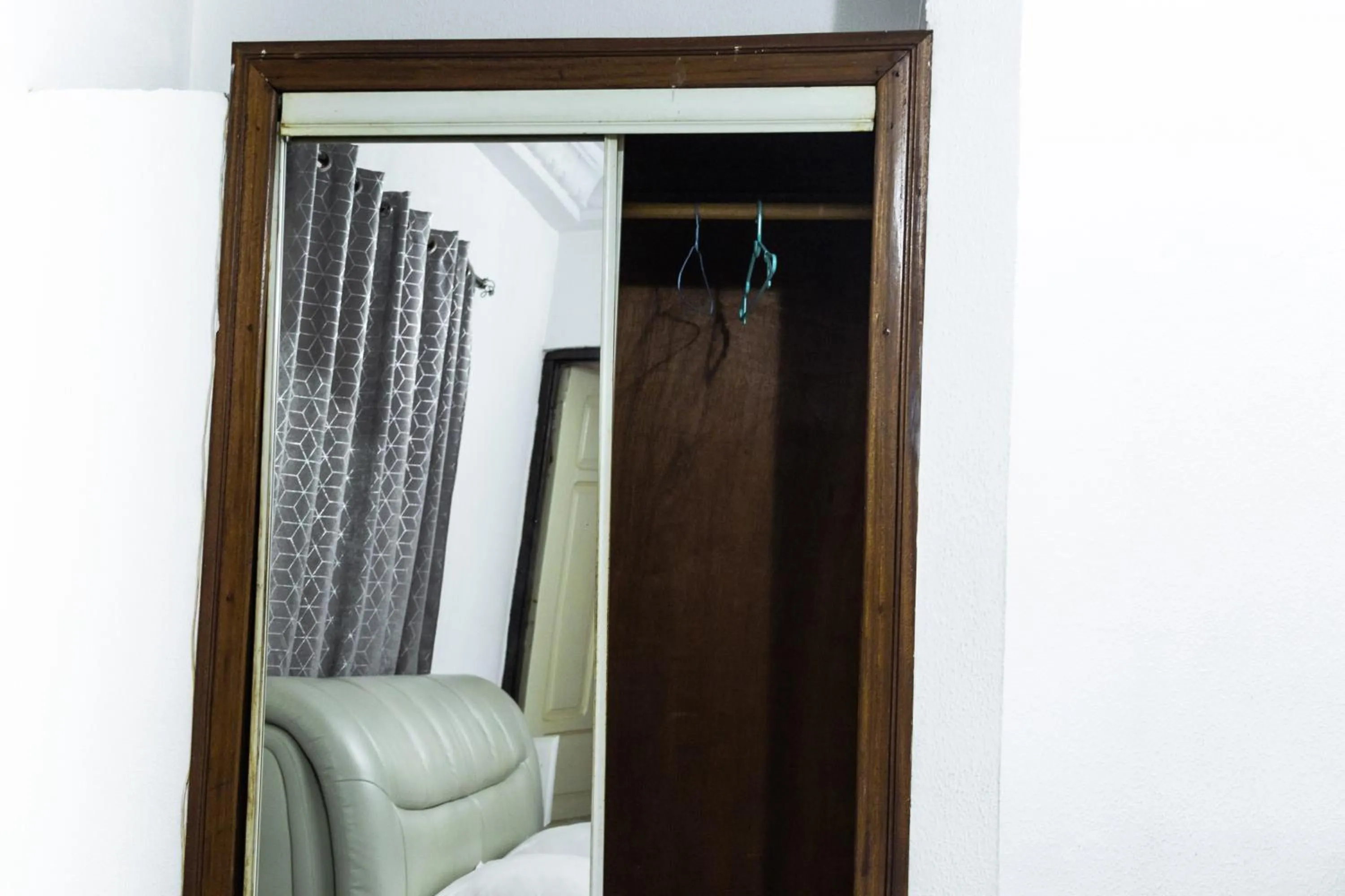 Bed in Hill View Hotel West Airport