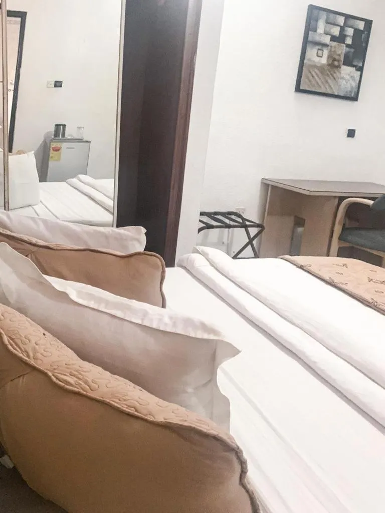 Bed in Hill View Hotel West Airport