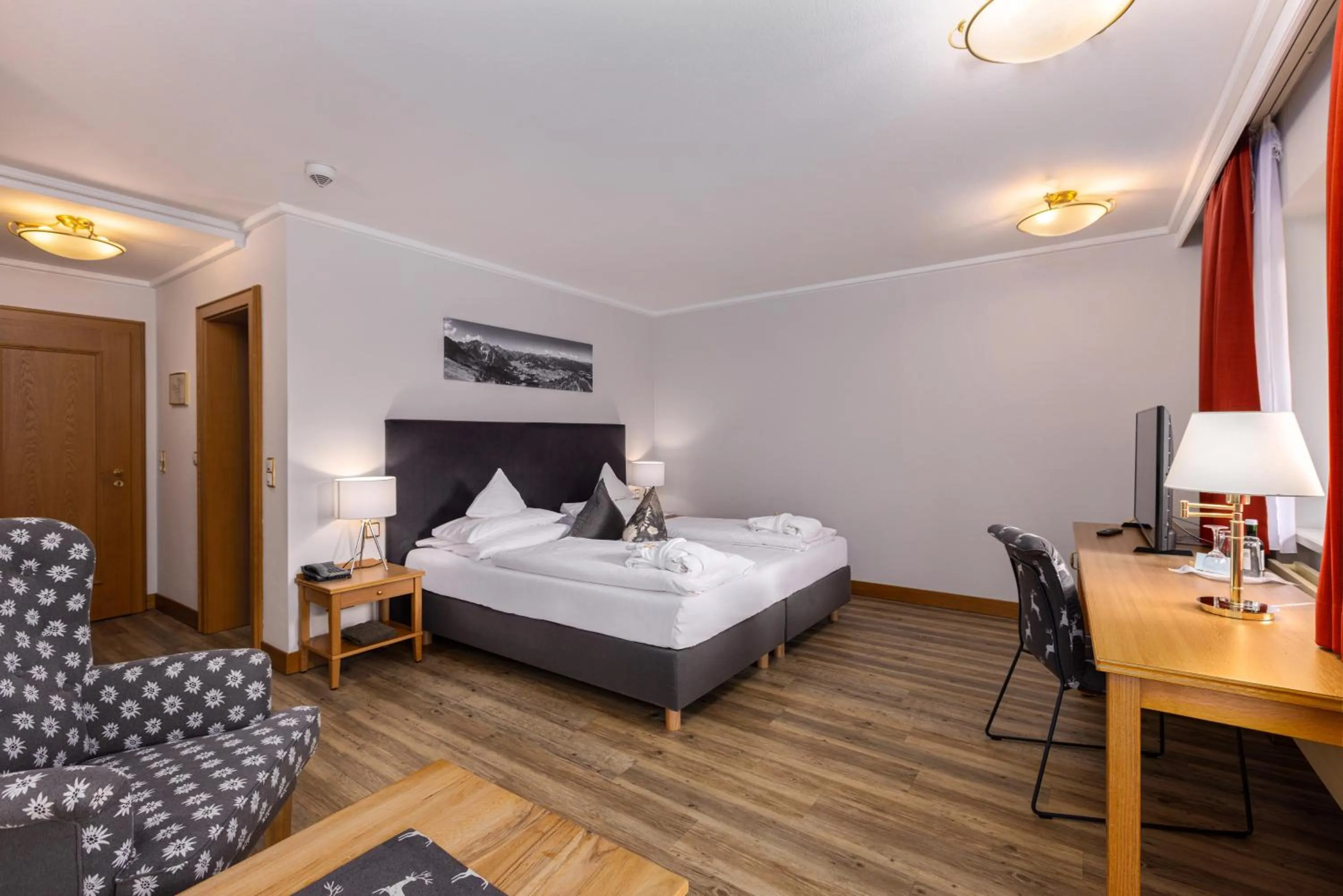 Bed in IFA Alpenhof Wildental Hotel Kleinwalsertal Adults only