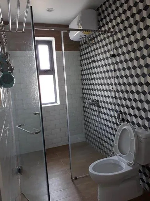 Shower in The Scent Boutique Dalat Hotel