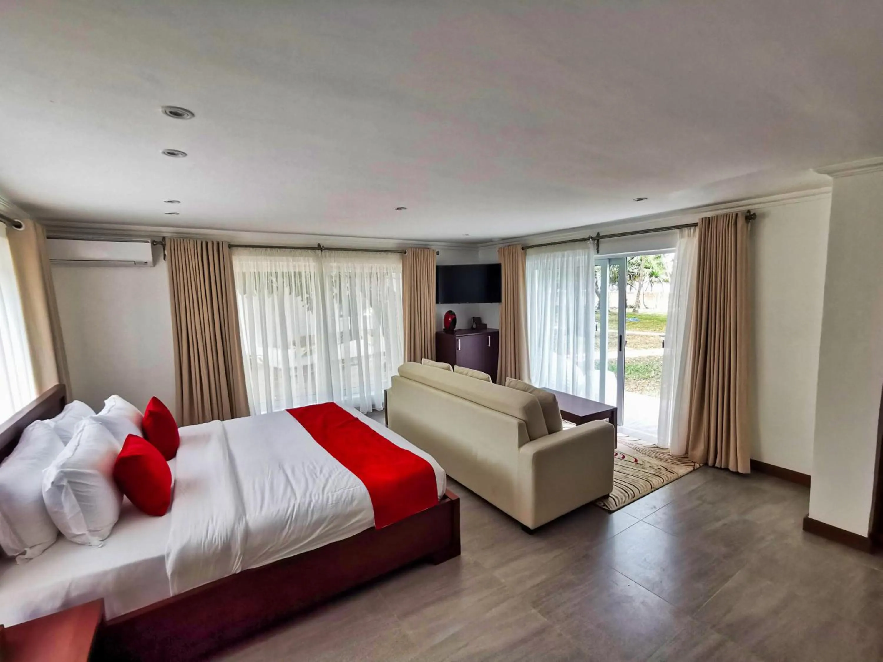 Bed in Searenity Beach Villa