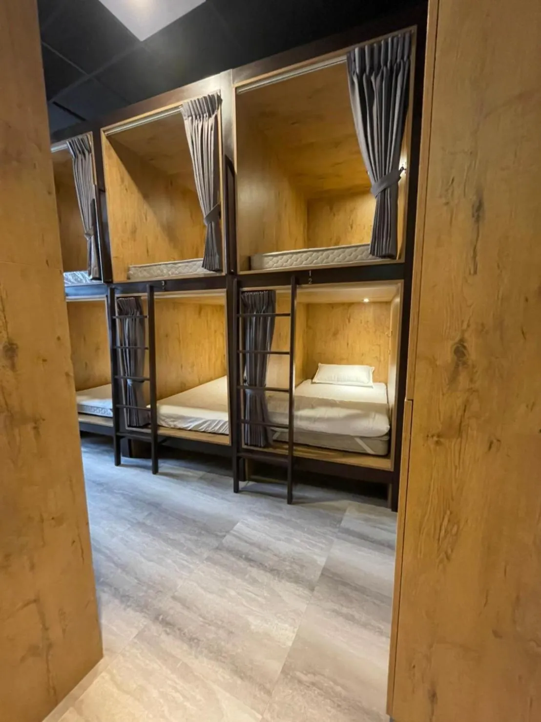 Property building, Bed in One Night Hostel