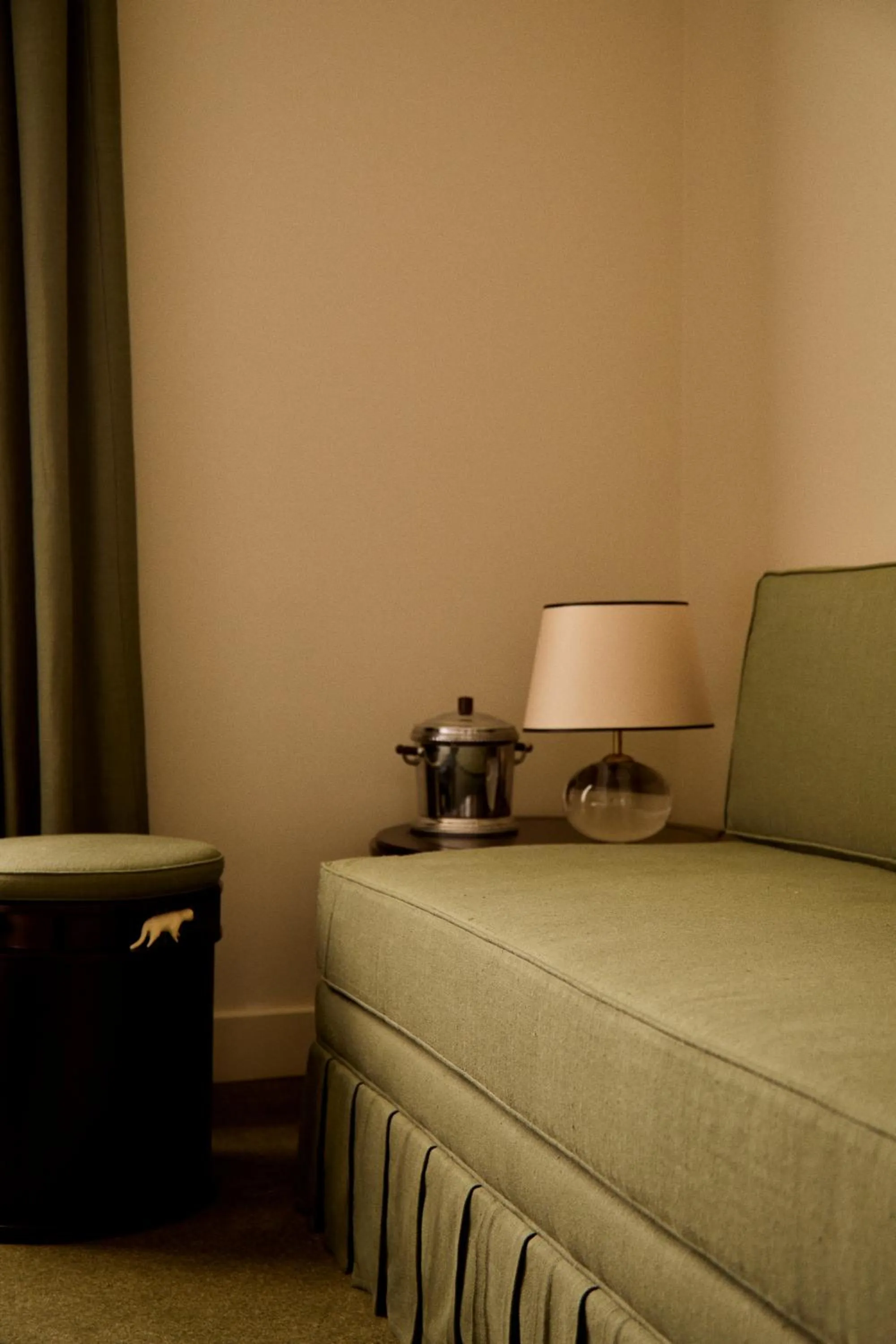 Bedroom, Bed in Grand Hotel Bellevue London