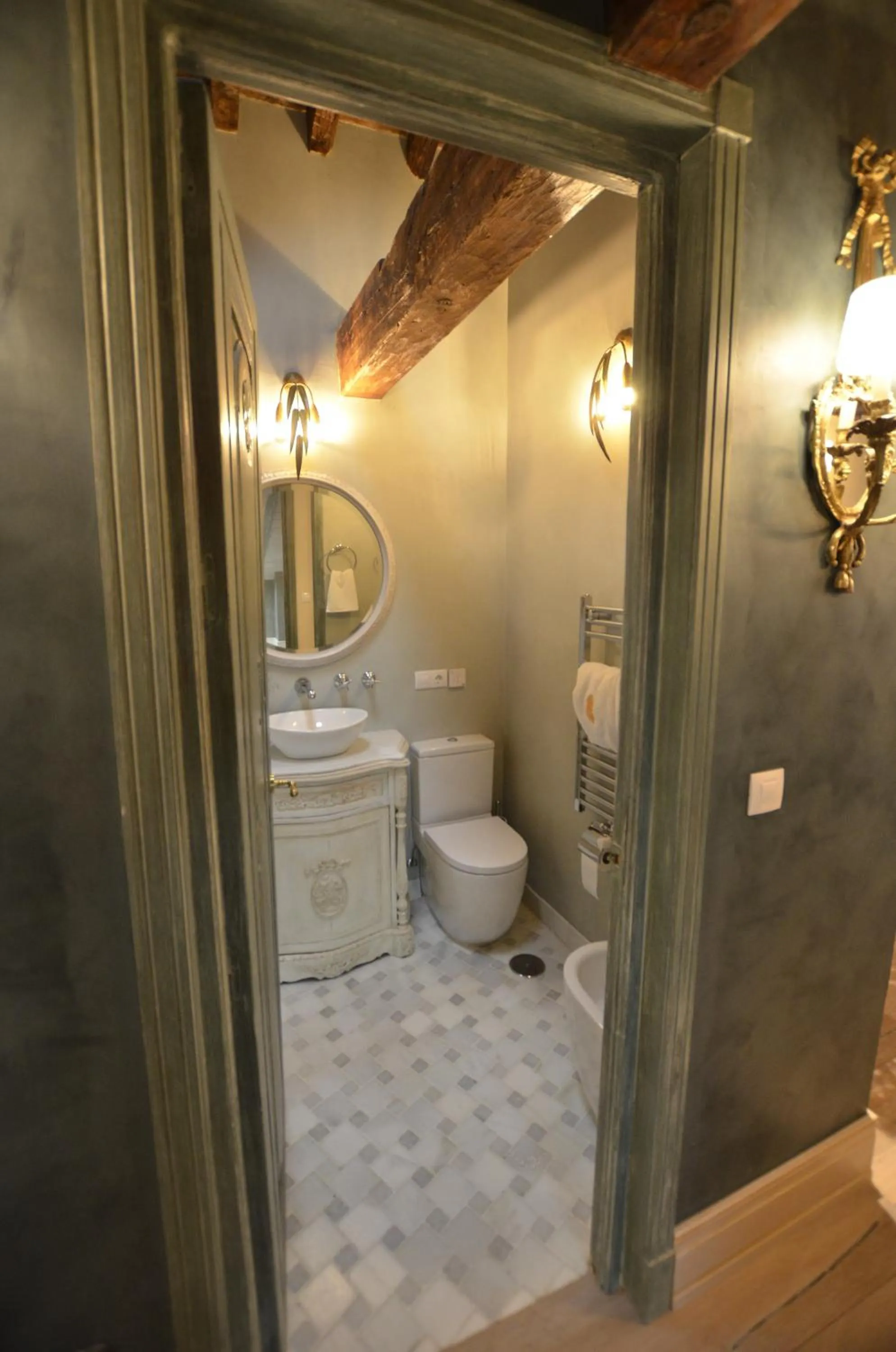 Shower in La Corrala del Realejo