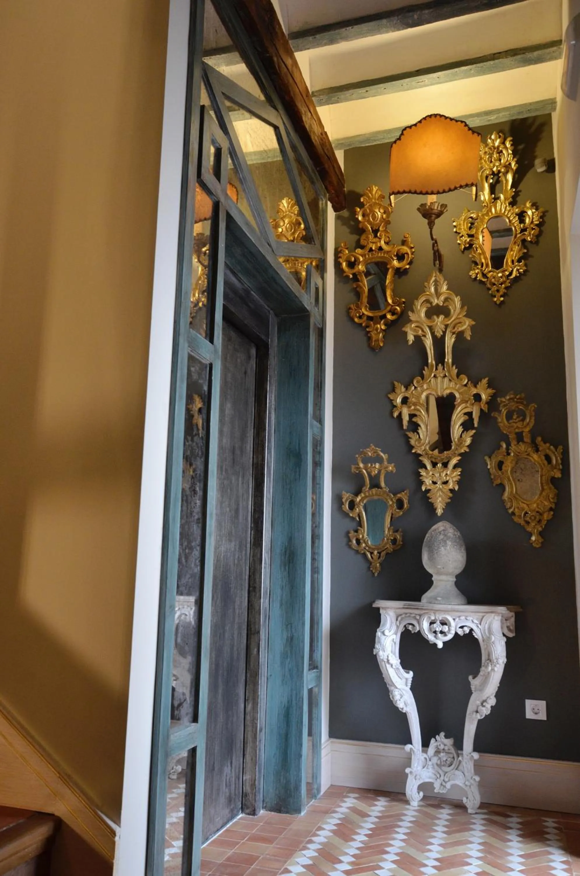 Decorative detail in La Corrala del Realejo