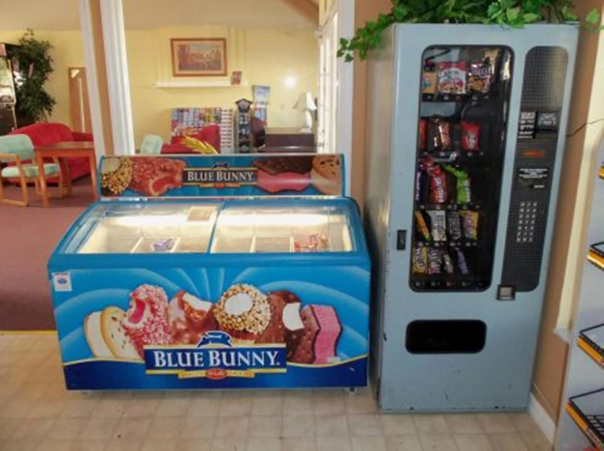 Coffee/tea facilities in Mickey's Paradise