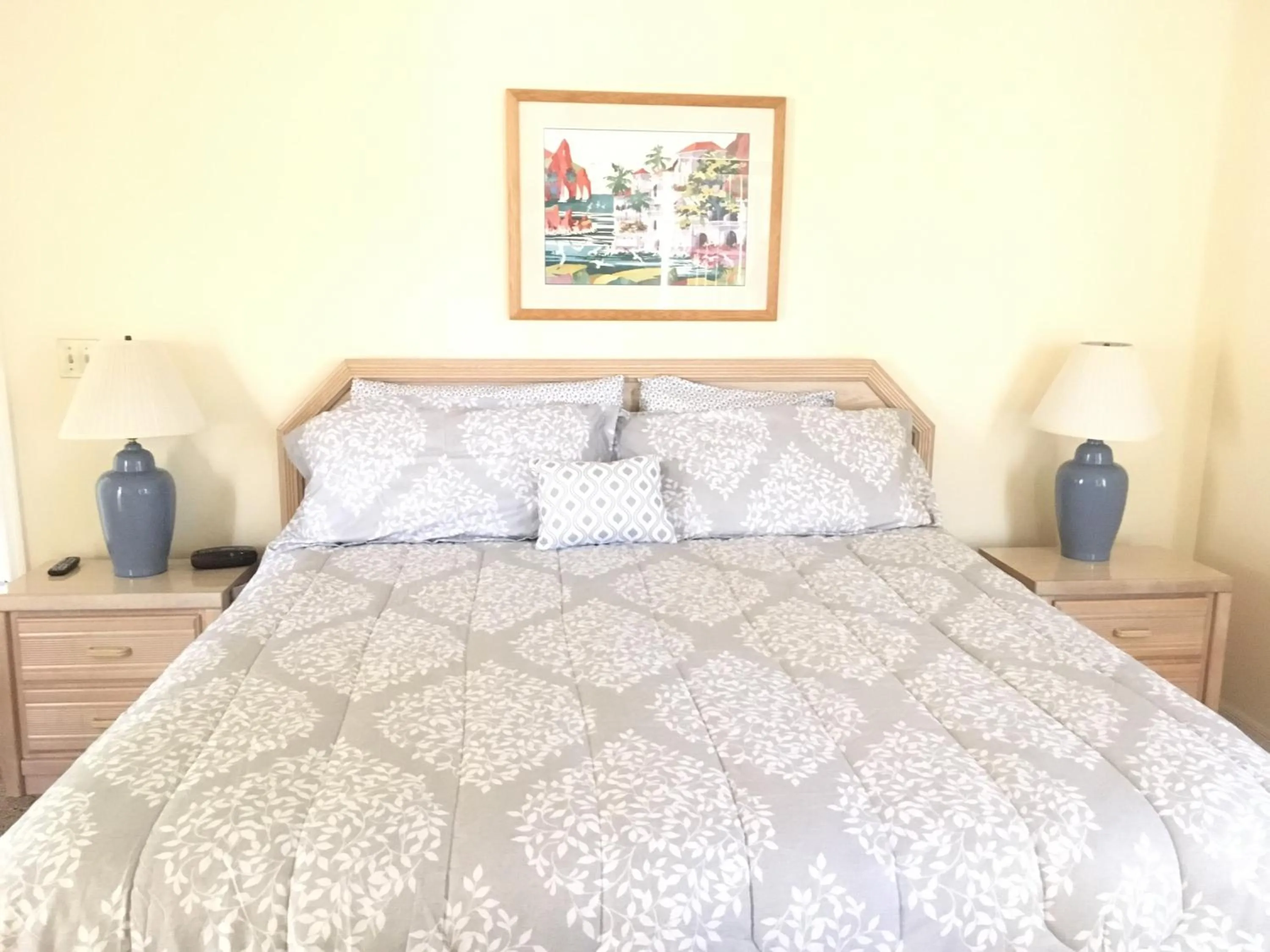 Bedroom in Mickey's Paradise