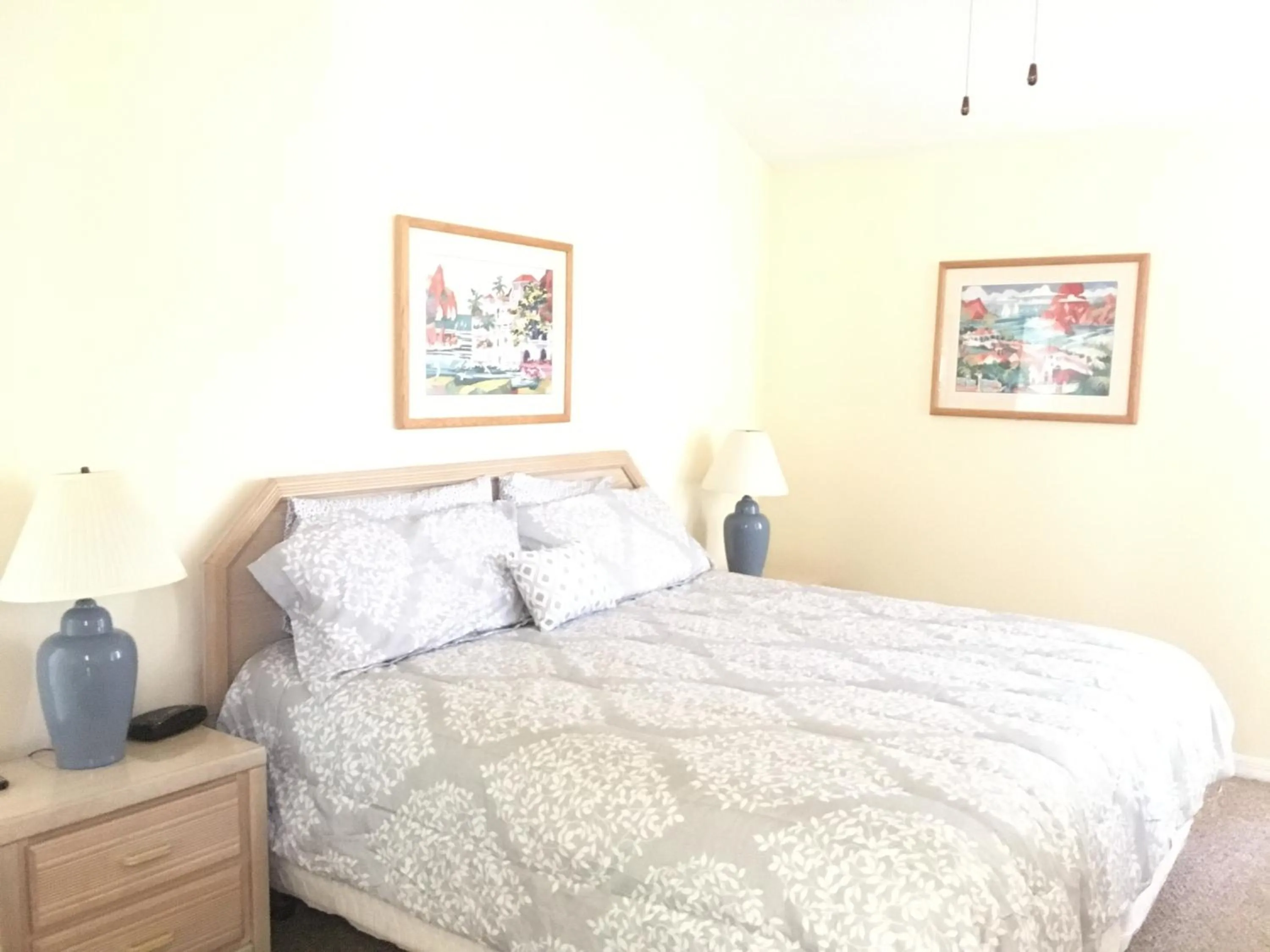 Bedroom in Mickey's Paradise